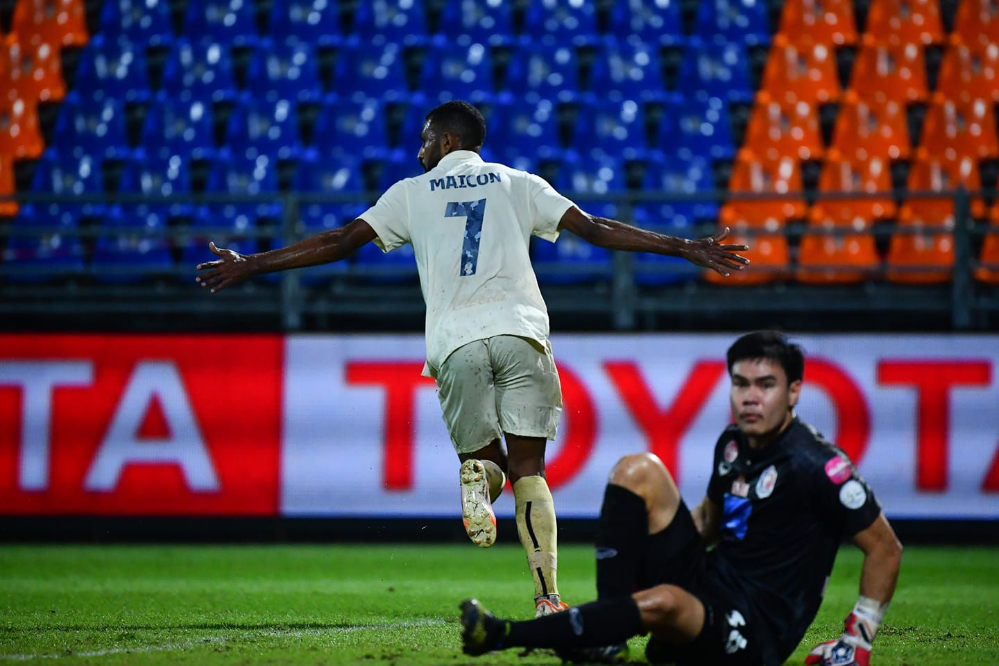 การท่าเรือ - บุรีรัมย์ ยูไนเต็ด : 2021