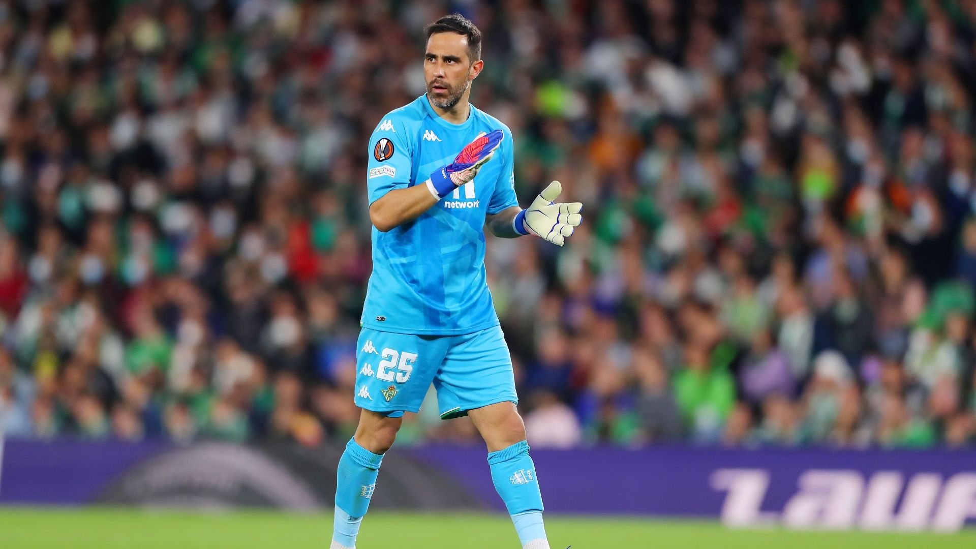 Claudio Bravo Real Betis