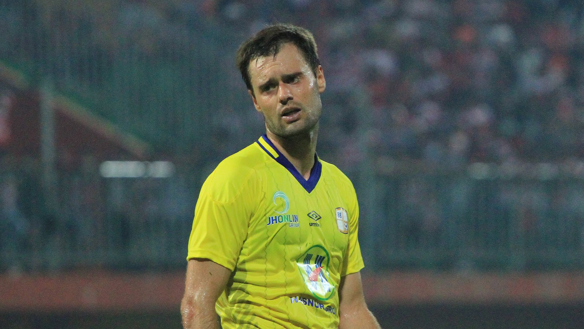 Douglas Packer - Barito Putera