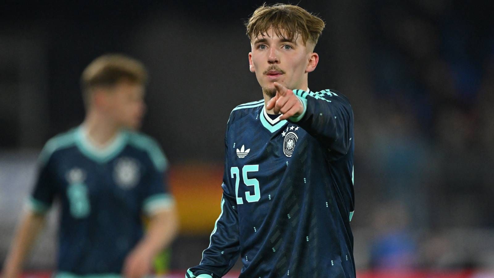 Lennart Karl DFB