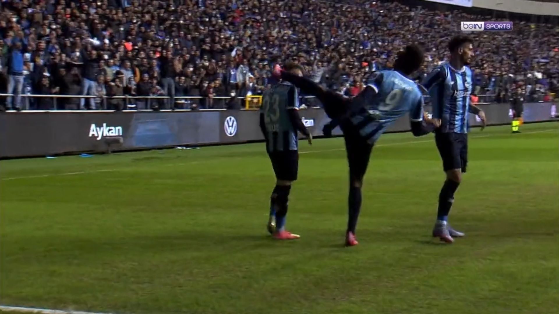 Célébration Balotelli Coup de pied