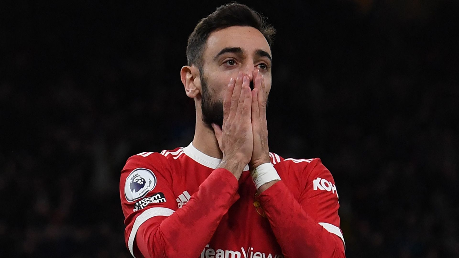 Bruno Fernandes Manchester United Wolves Premier League 2021-22