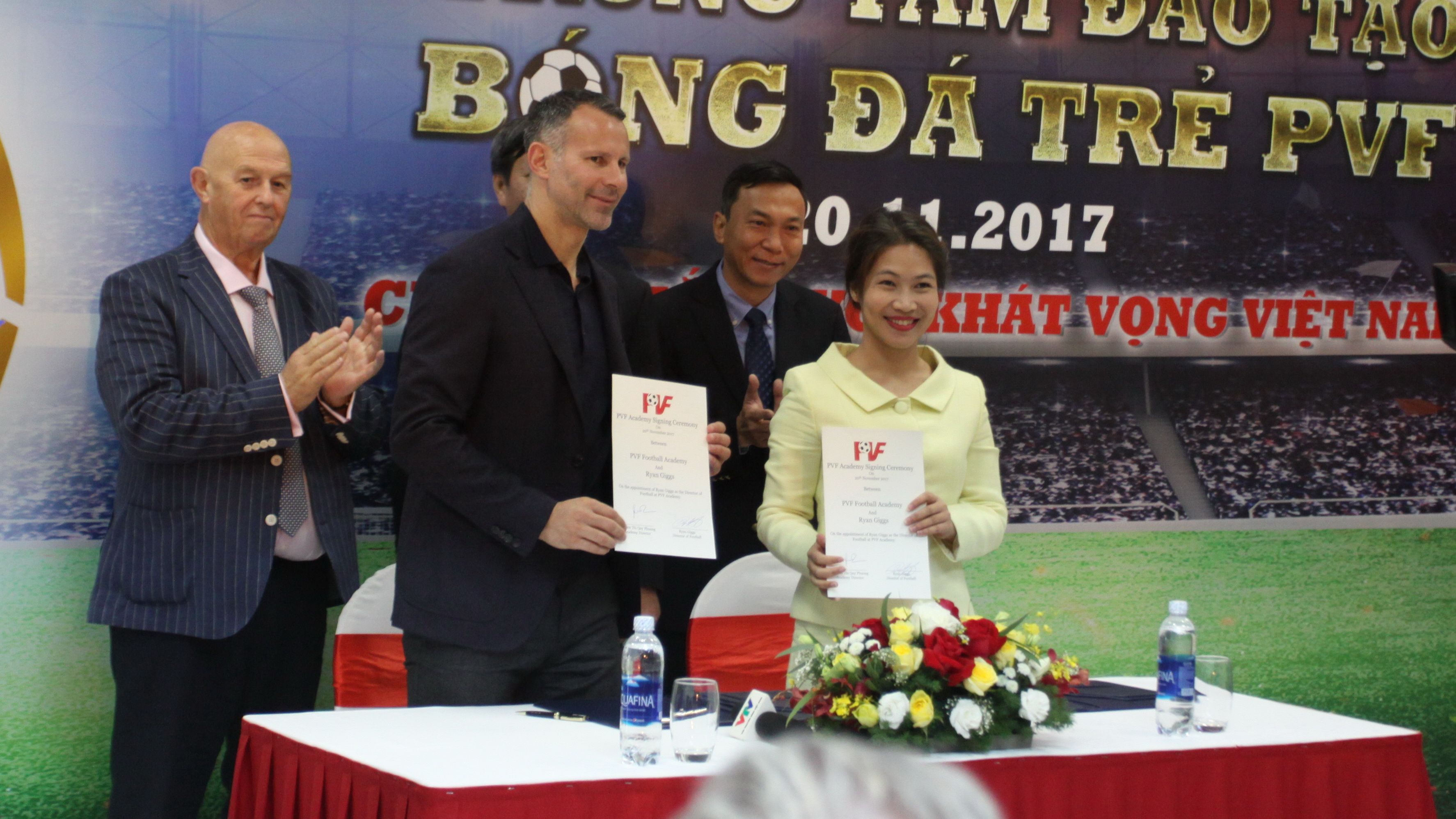 Ryan Giggs Paul Scholes PVF Vietnam