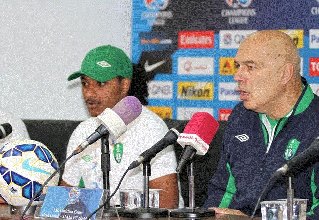 مدرب الأهلي كريستيان جروس برفقة أوزفالدو