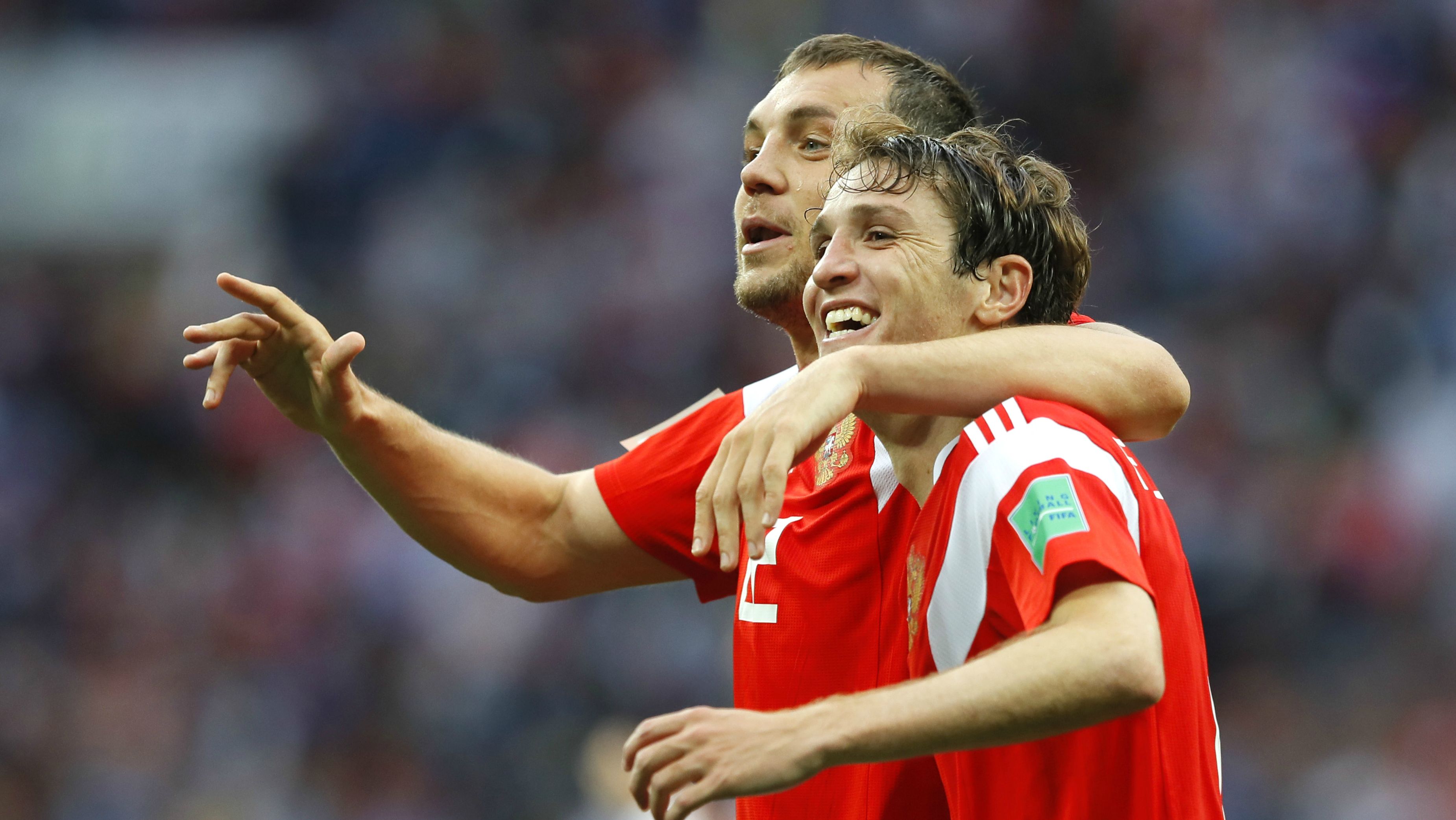 Mario Fernandes Artem Dzuba Russia 2018