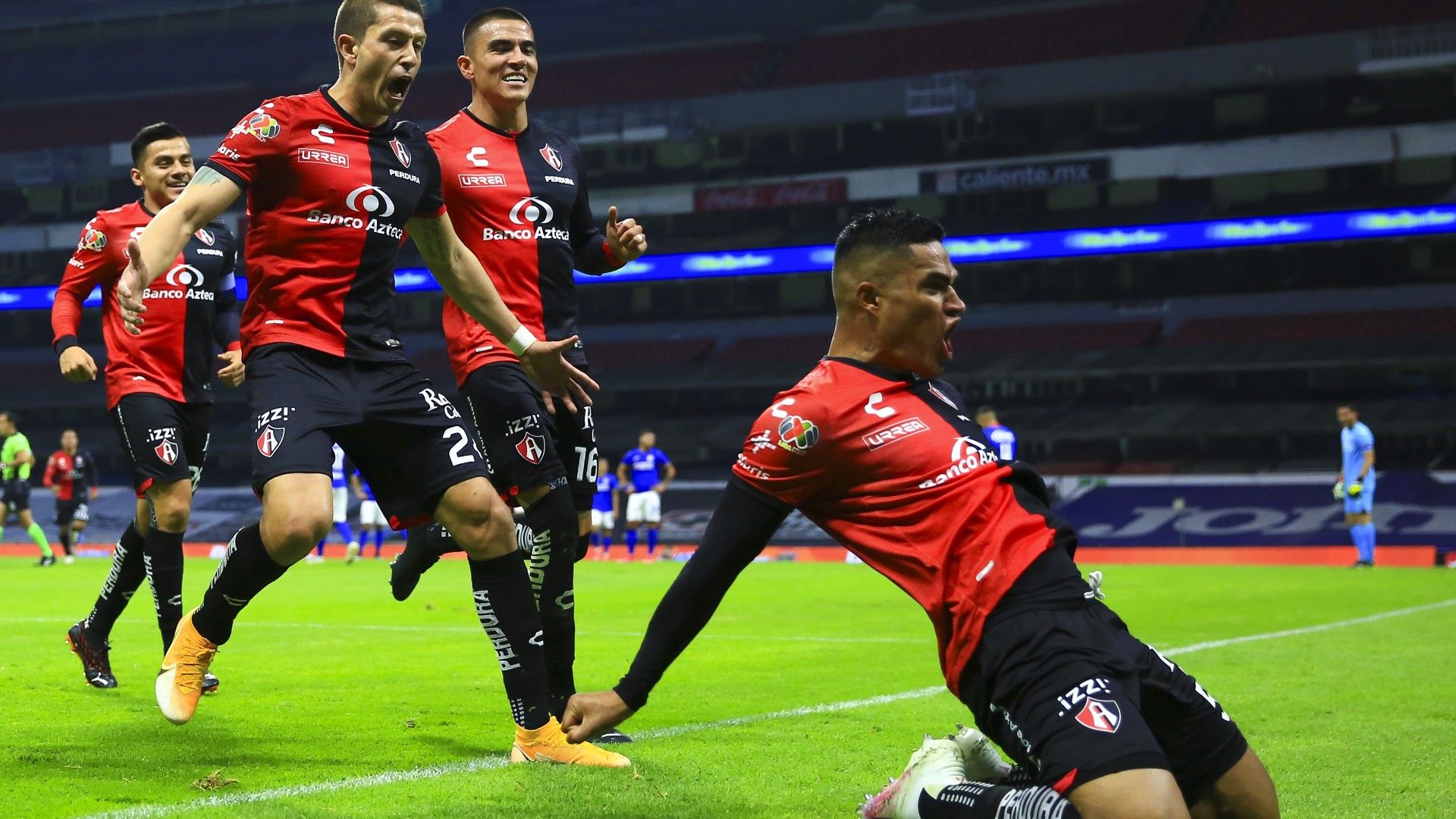 Anderson Santamaría Cruz Azul Atlas Guardianes 2021