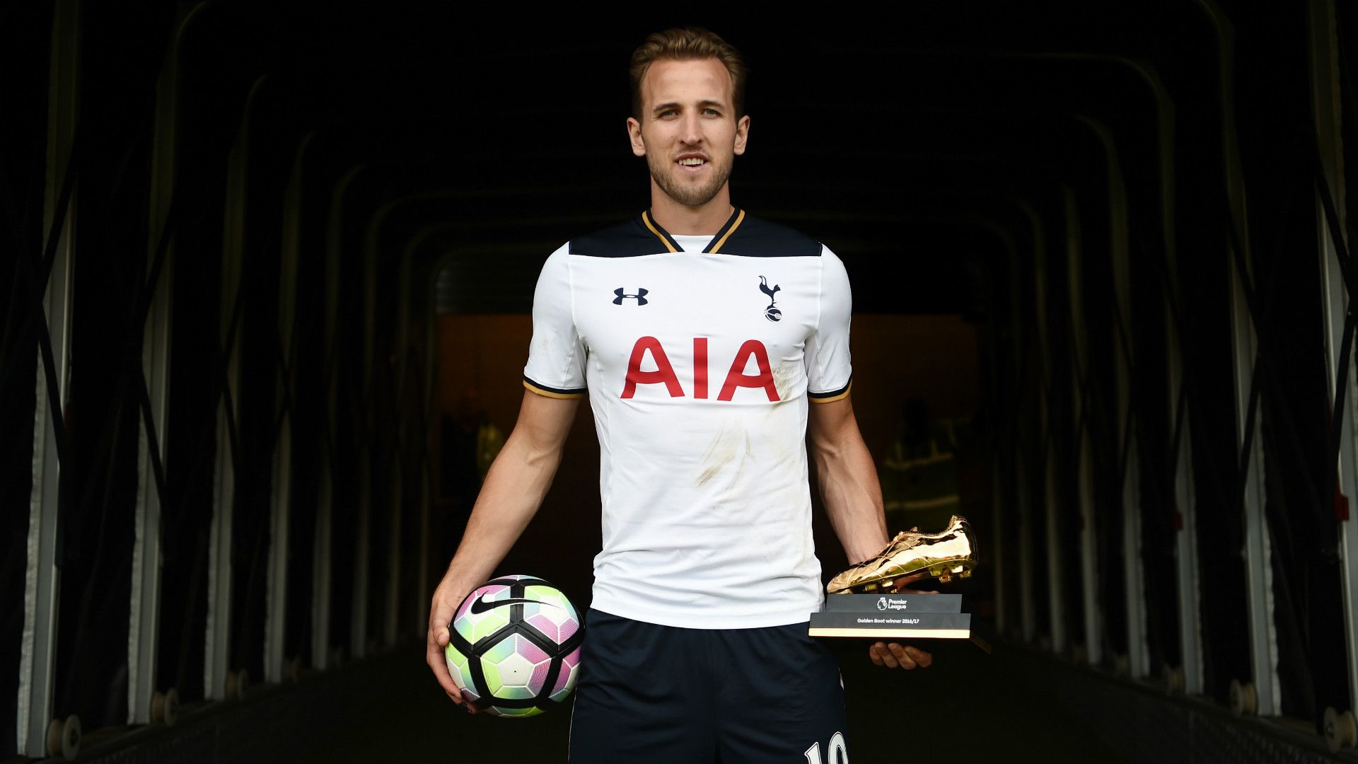 Harry Kane Tottenham Golden Boot 2016-2017