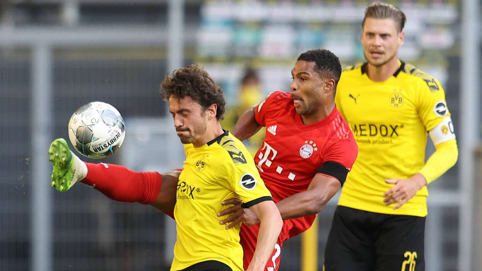 GERMANY ONLY: THOMAS DELANEY BORUSSIA DORTMUND SERGE GNABRY BAYERN MÜNCHEN BUNDESLIGA 26052020