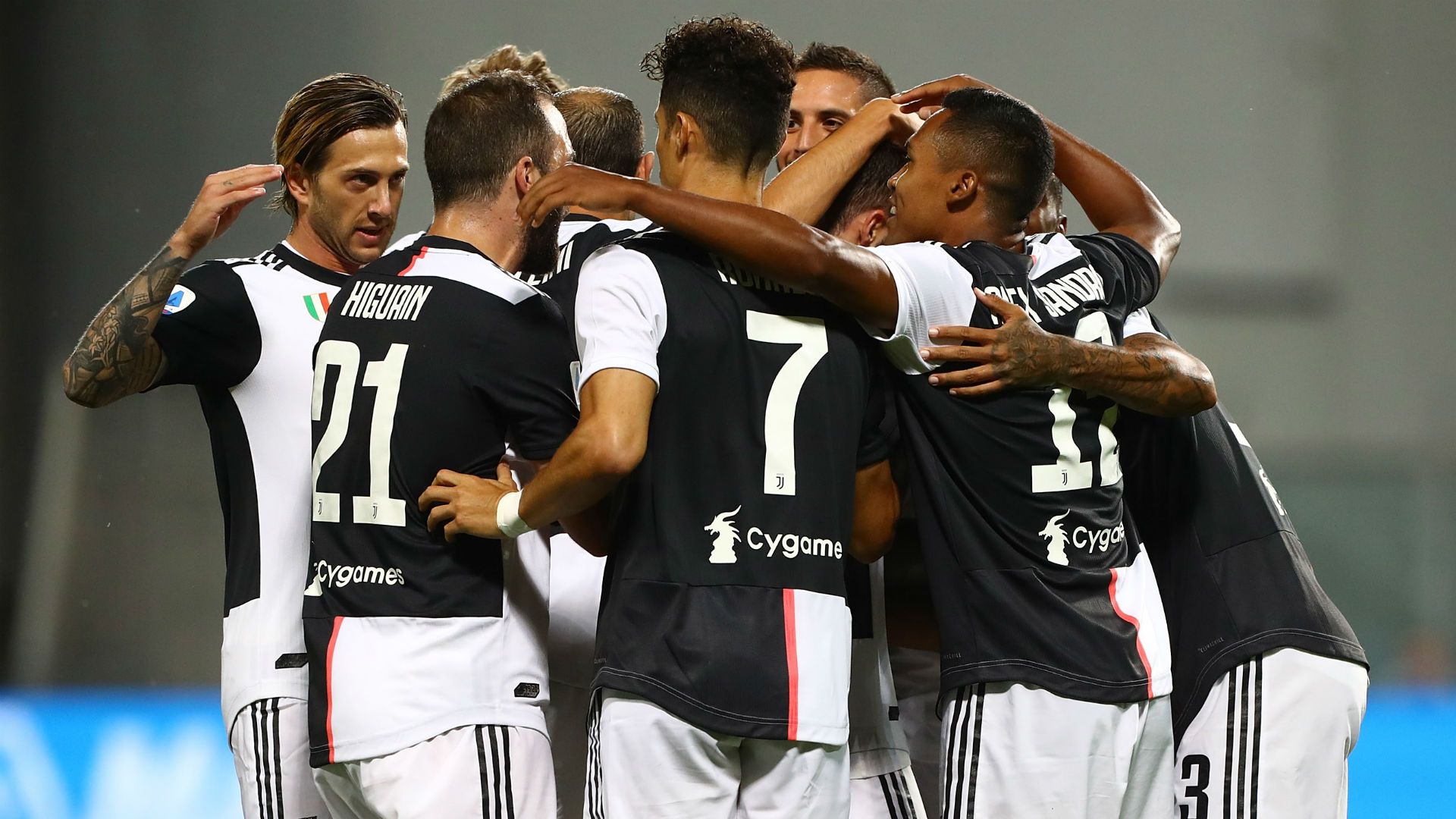 Sassuolo Juventus celebrating