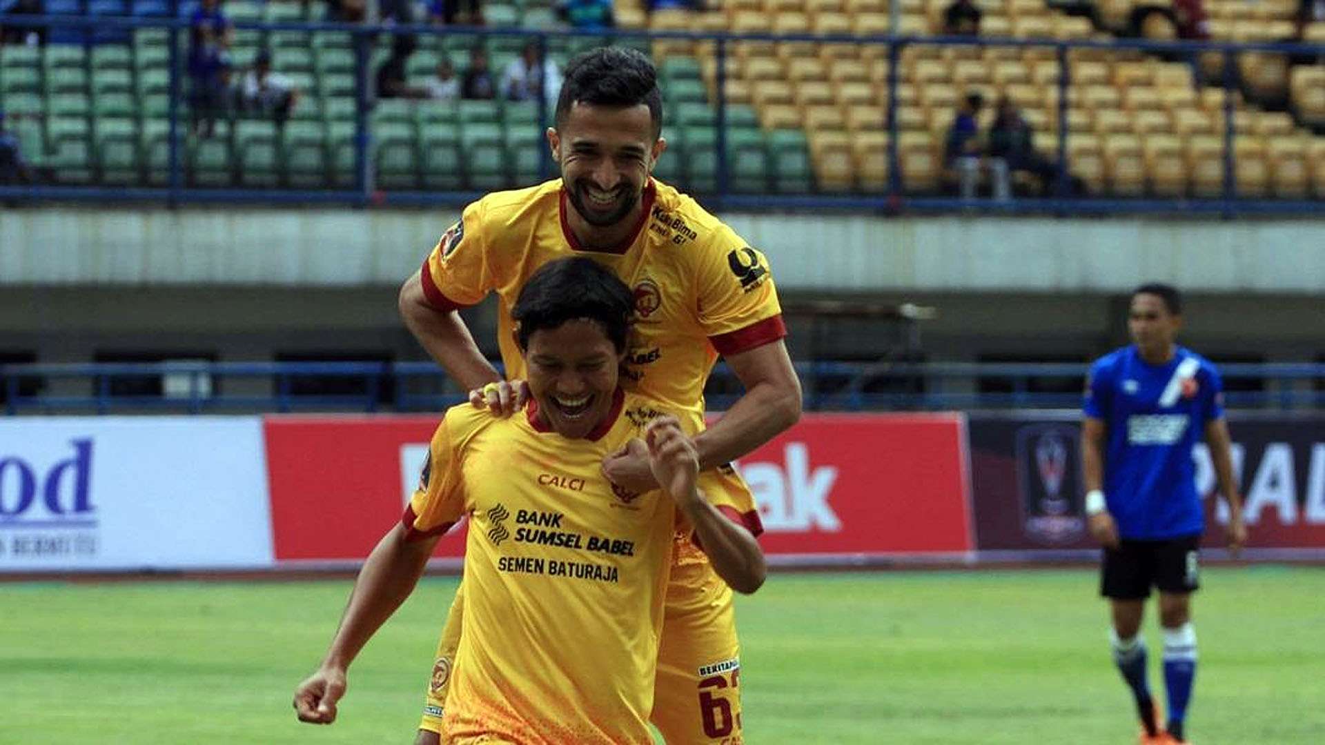 Adam Alis & Manucherkhr - Sriwijaya FC