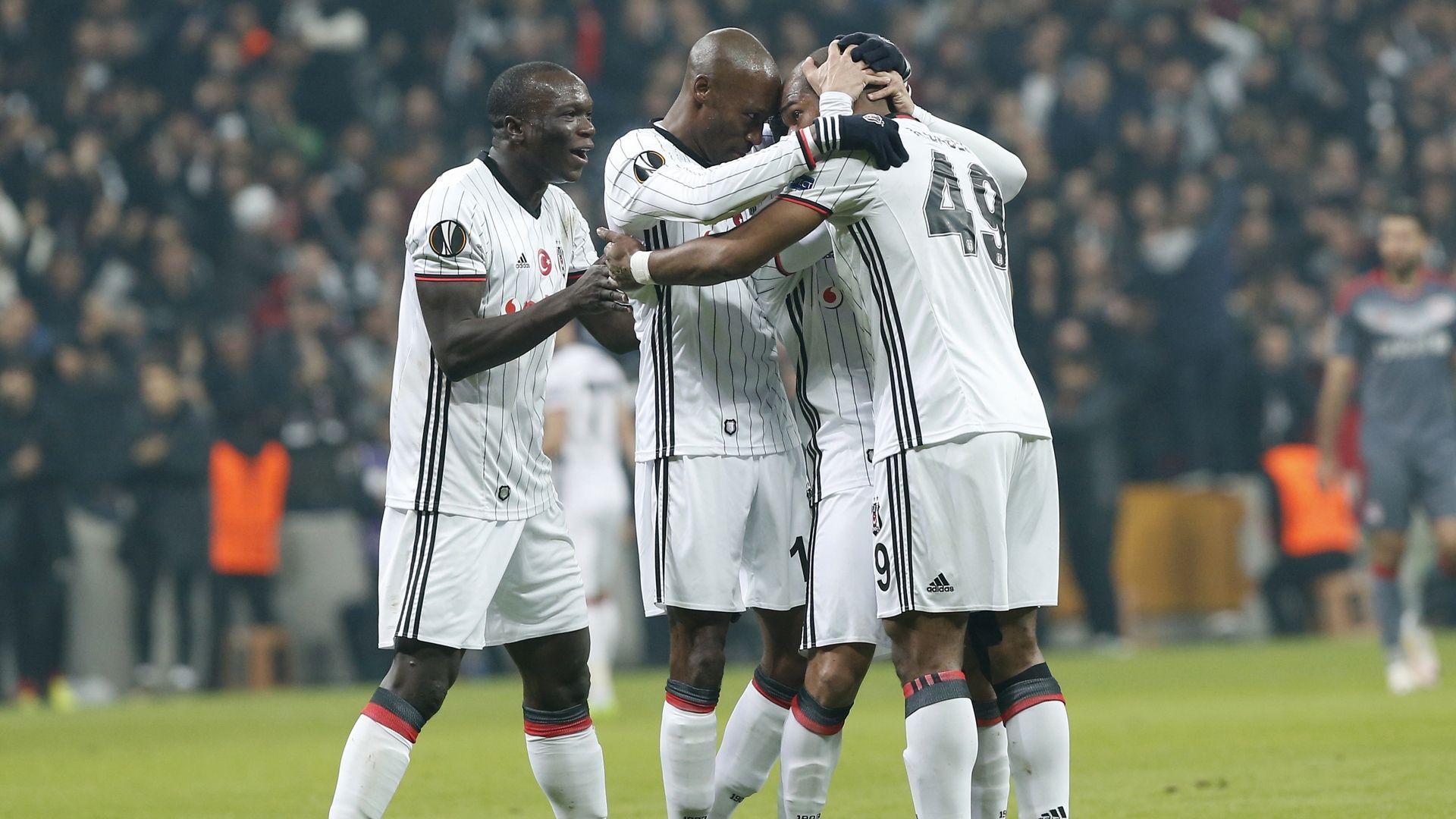Anderson Talisca Ryan Babel Aboubakar Besiktas 3162017 UEL