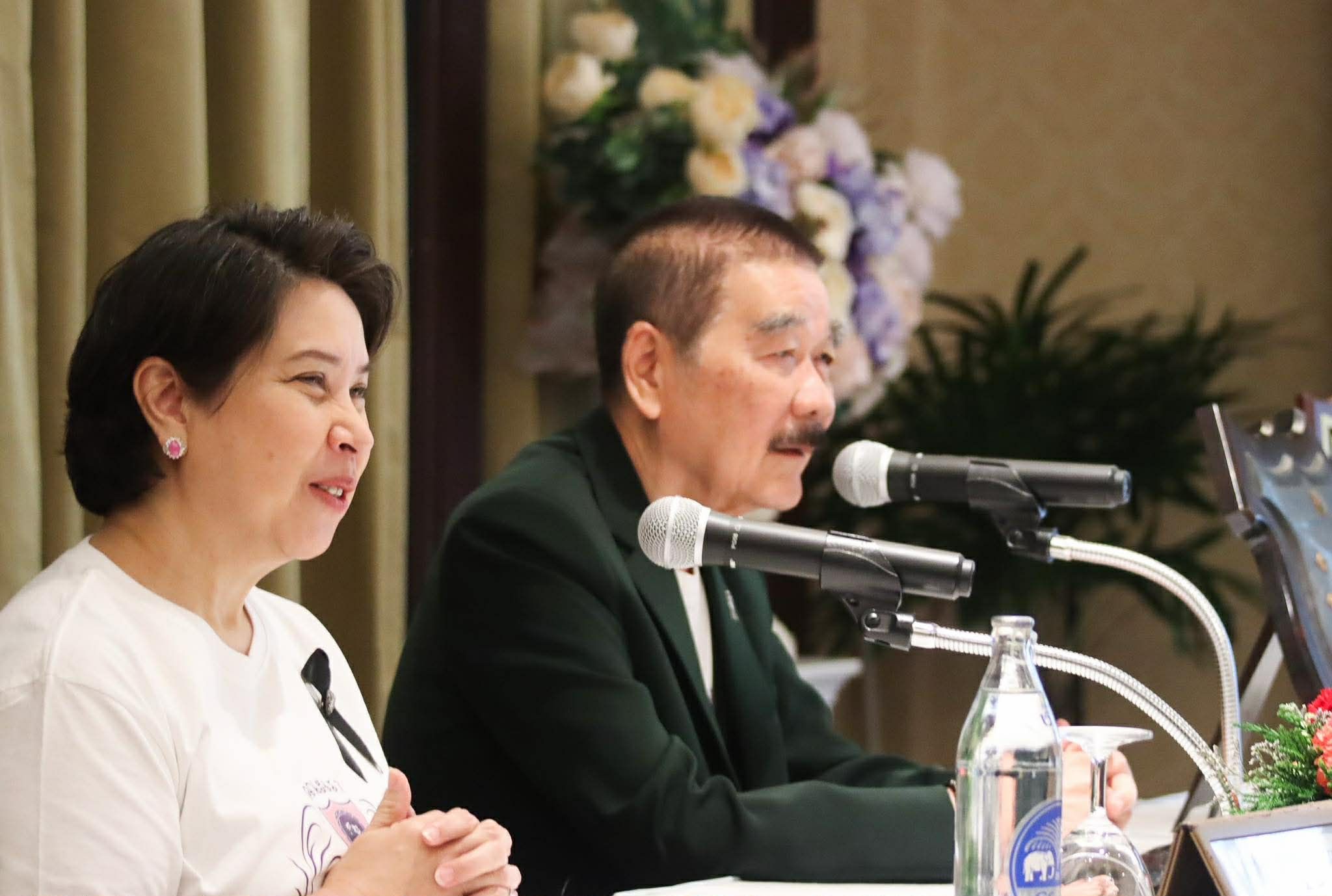 ฟุตบอลสามัคคี 100 ปี อำนวยศิลป์ 4