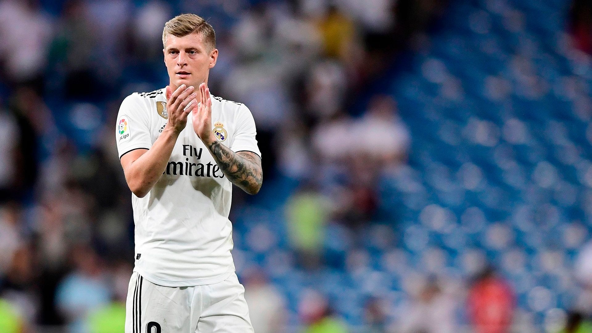 Kroos real madrid kit. Тони Кроос. Тони кросс Реал Мадрид. Тони Кроос Реал Мадрид. Тони Кроос 2023.