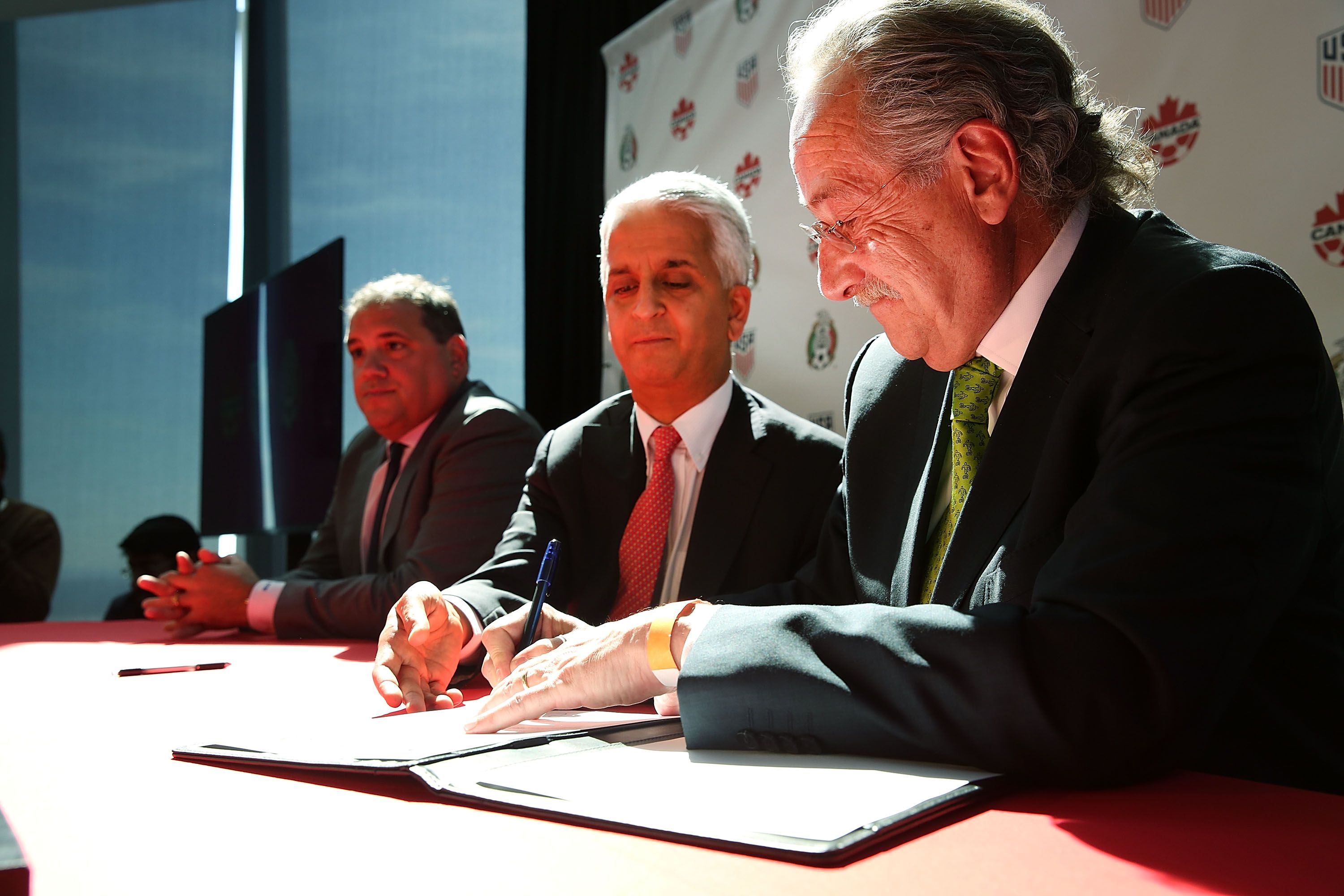 Sunil Gulati, Victor Montagliani, Decio De Maria, 041017