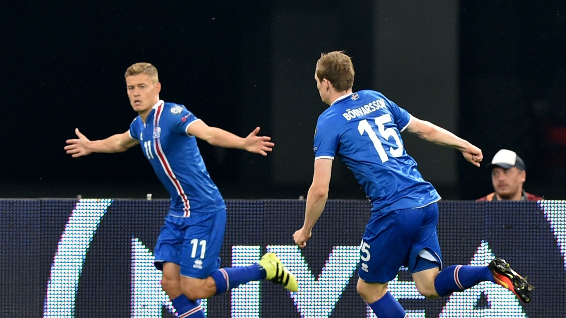 Alfred Finnbogason Iceland 05092016