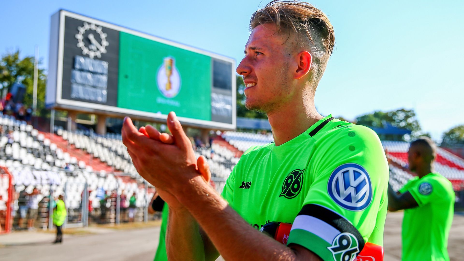 Waldemar Anton Hannover 96 Bundesliga 0818