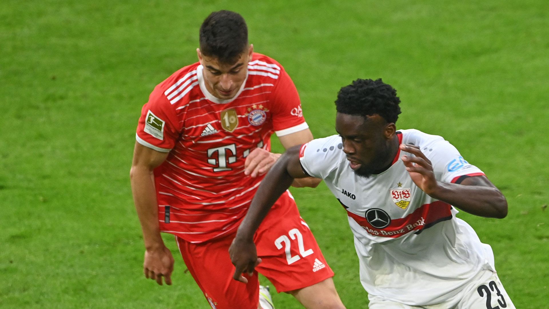 Marc Roca Bayern Stuttgart 0522