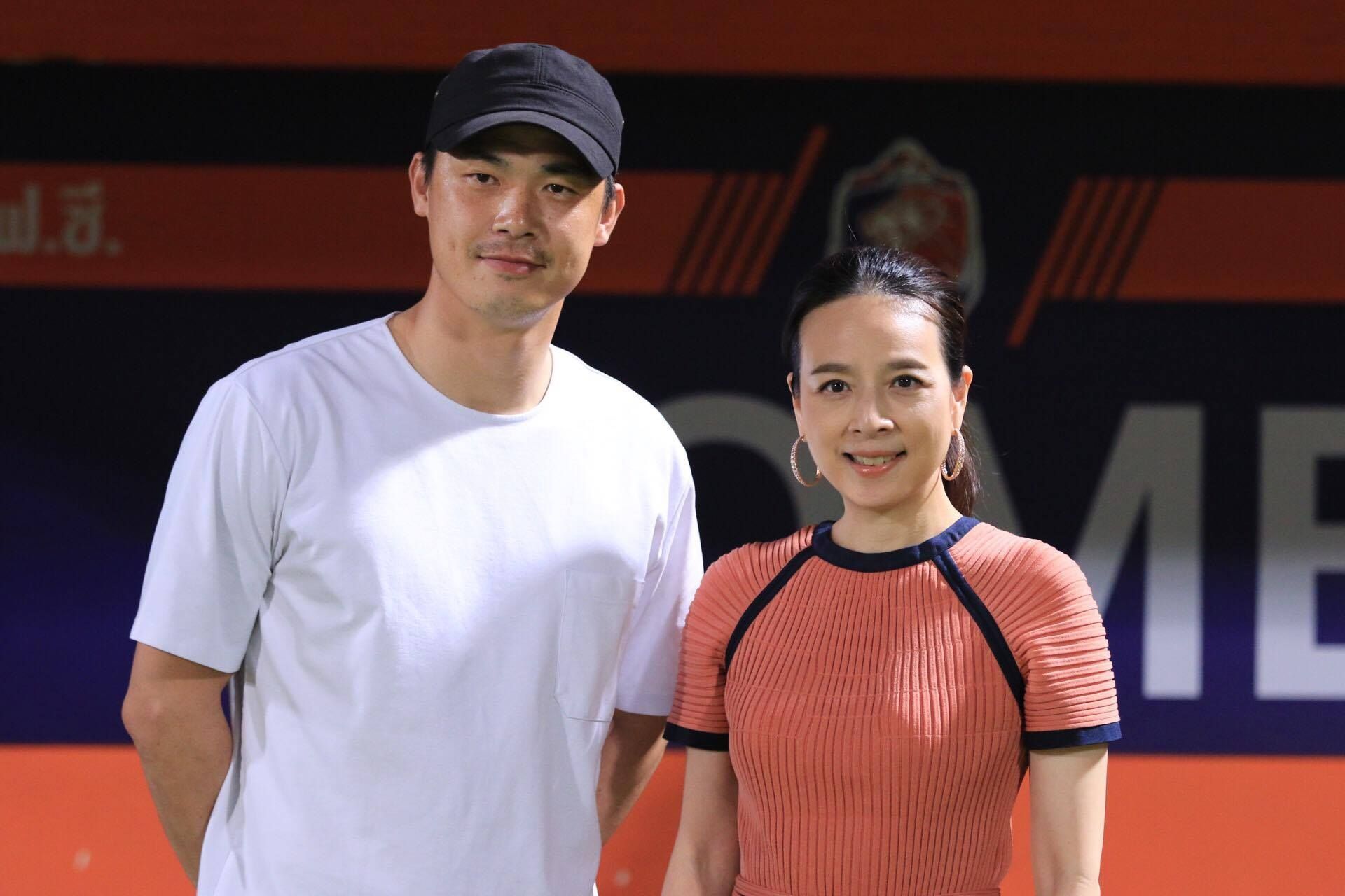 คิม ซุง ฮวาน - นวลพรรณ ล่ำซำ