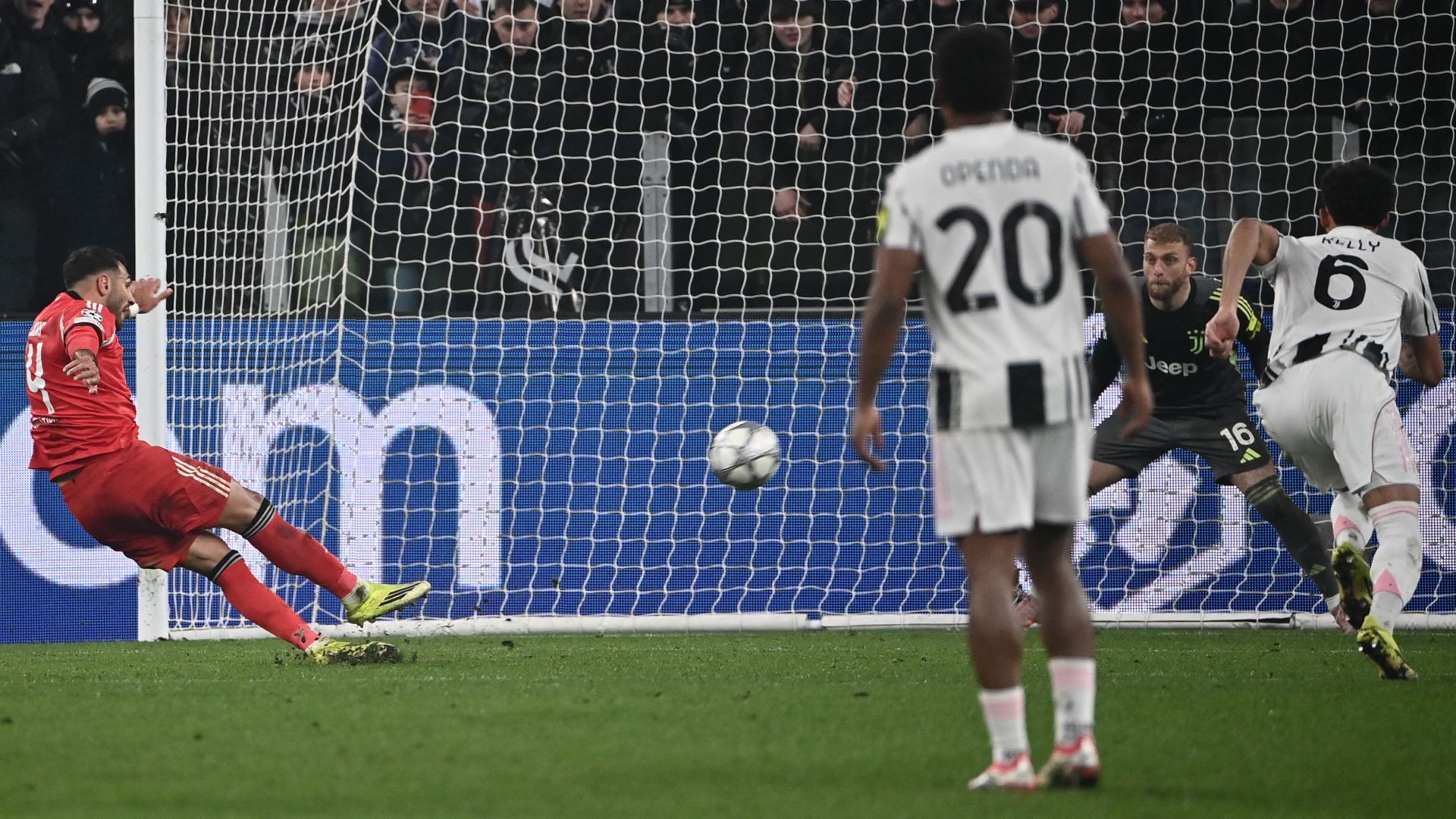 Pavlidis Juventus Benfica