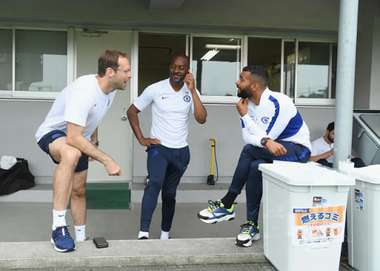 페트르 체흐, 에디 뉴튼, 애슐리 콜