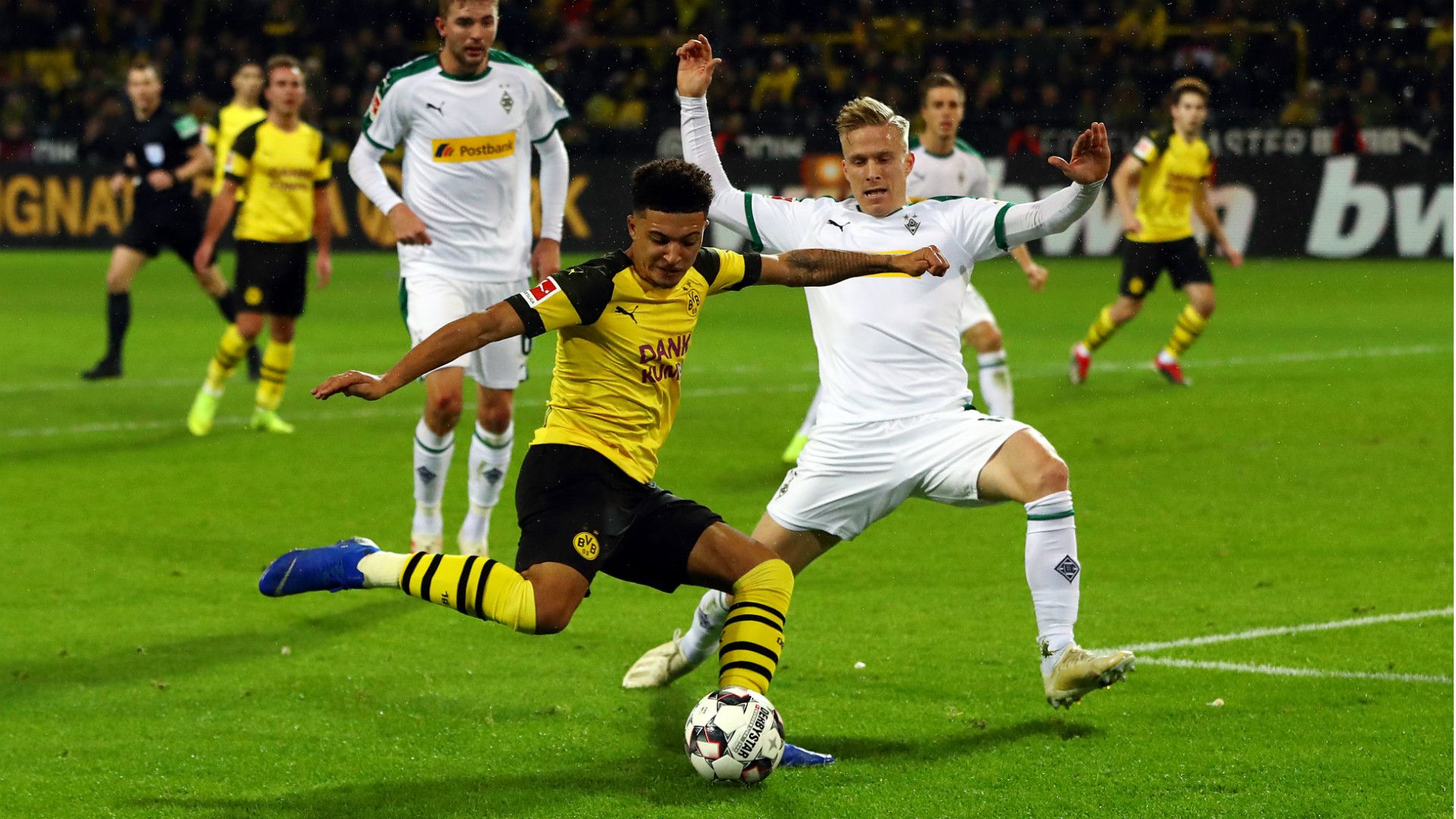JADON SANCHO BORUSSIA DORTMUND OSCAR WENDT MÖNCHENGLADBACH GERMAN BUNDESLIGA 21122018