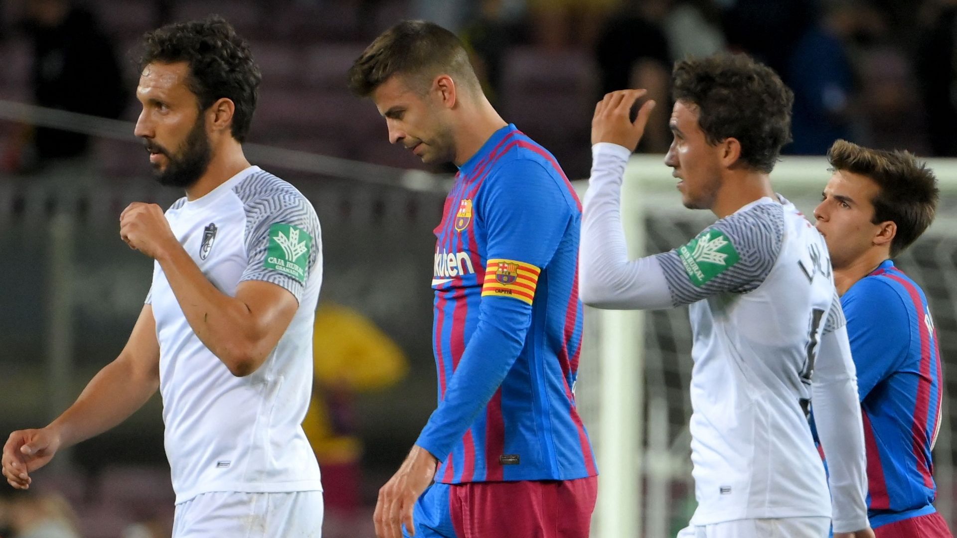 Gerard Pique, Barcelona vs Granada, La Liga 2021-22