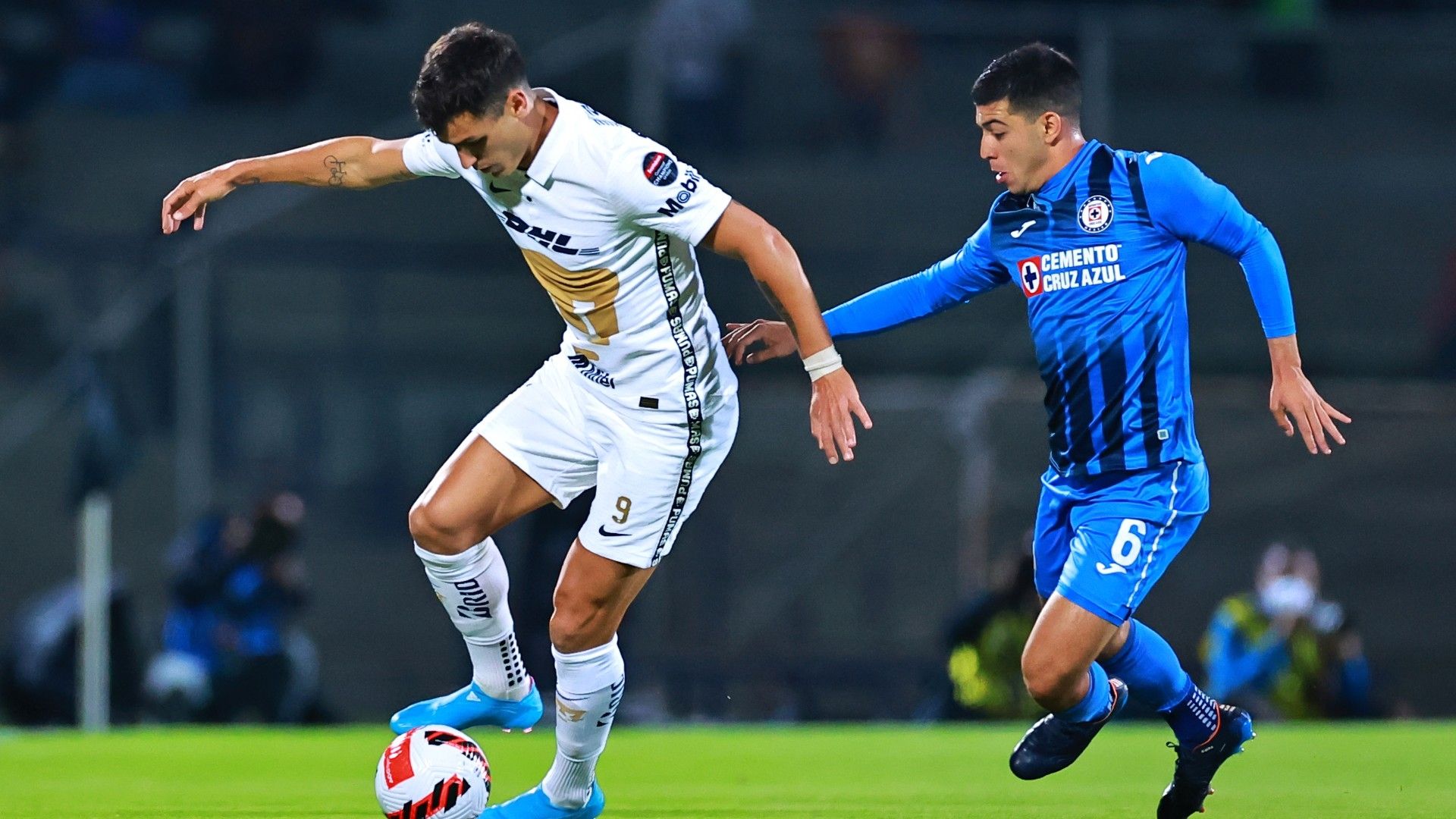 Juan Ignacio Dinenno Erik Lira Pumas Cruz Azul Concachampions 2022