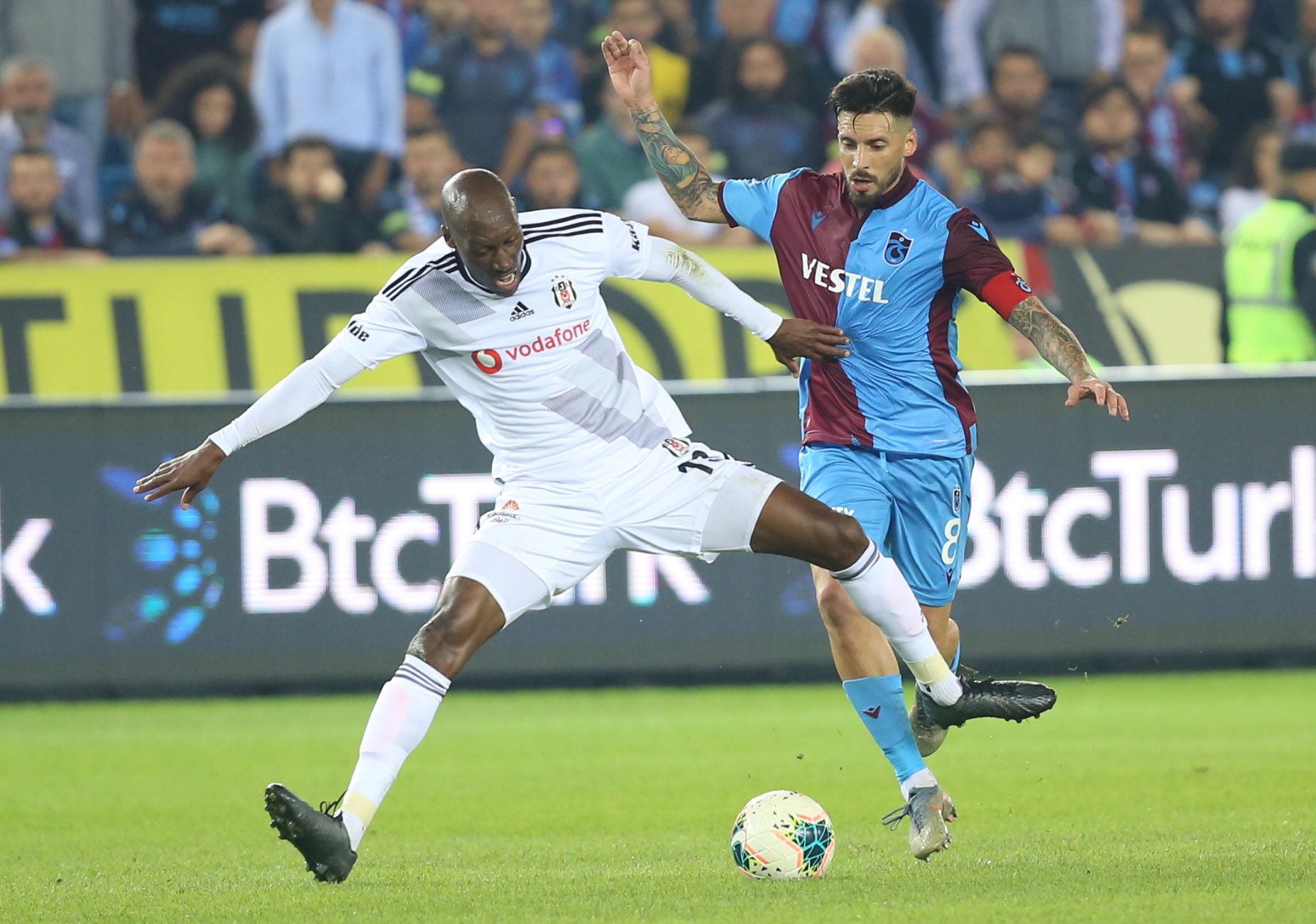 Atiba Hutchinson, Jose Sosa, Trabzonspor v Besiktas 09292019