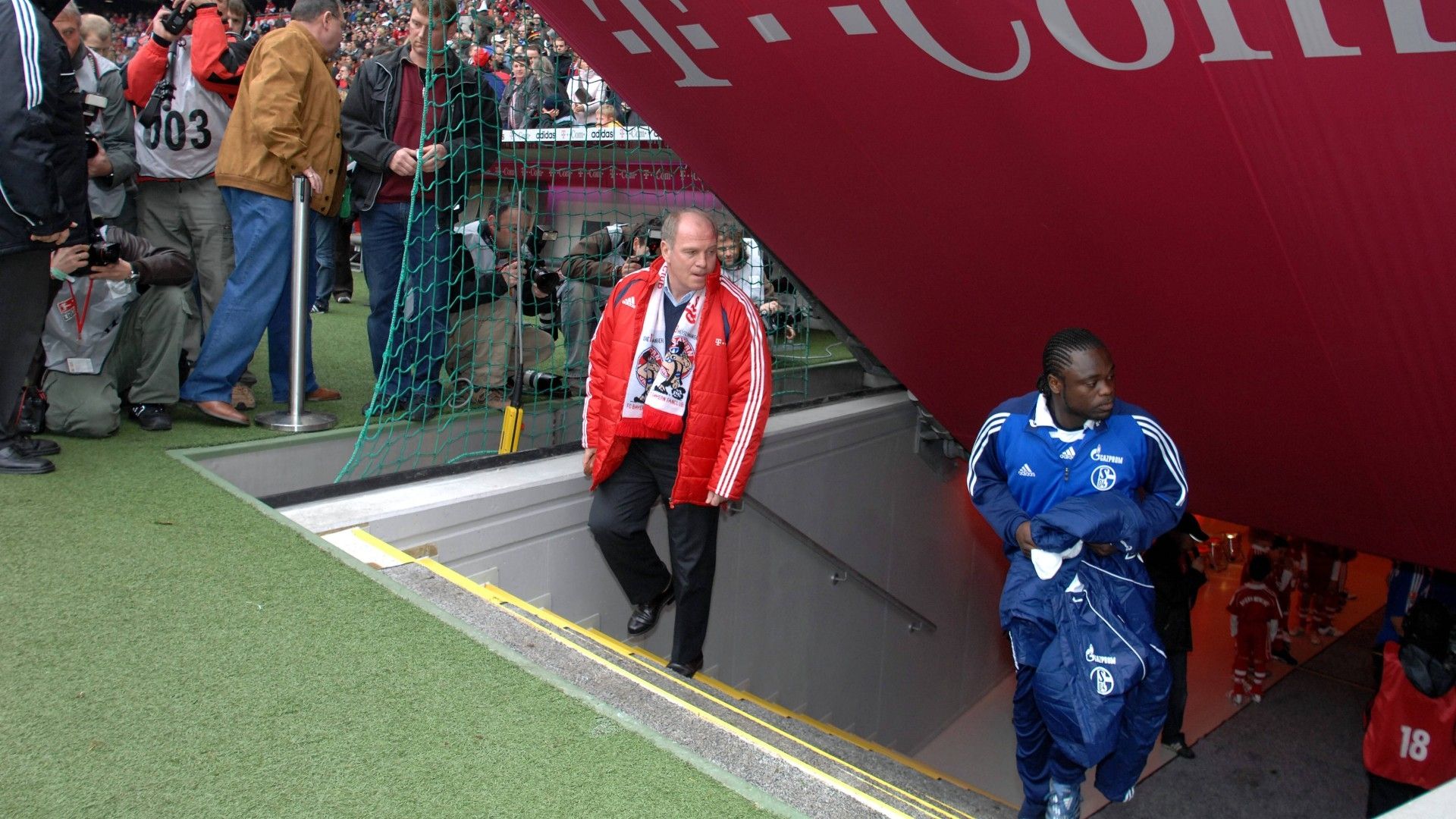 ONLY GERMANY: Gerald Asamoah Uli Hoeneß Schalke Bayern