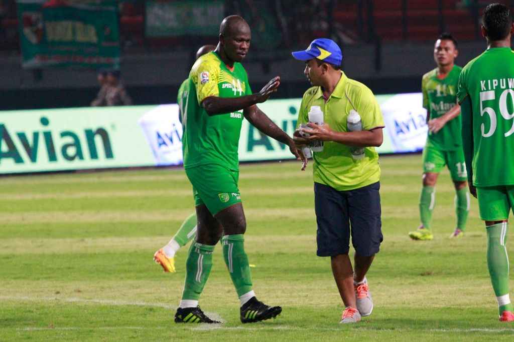 Onorionde Kughebe John - Persebaya Surabaya
