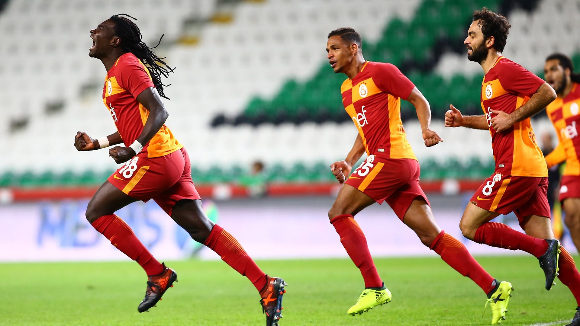 Bafetimbi Gomis goal celebration Konyaspor Fernando Selcuk Inan 10142017