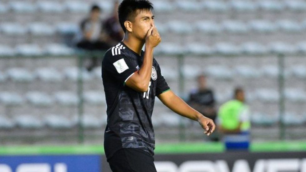 Efraín Álvarez Selección mexicana Sub 17 141119
