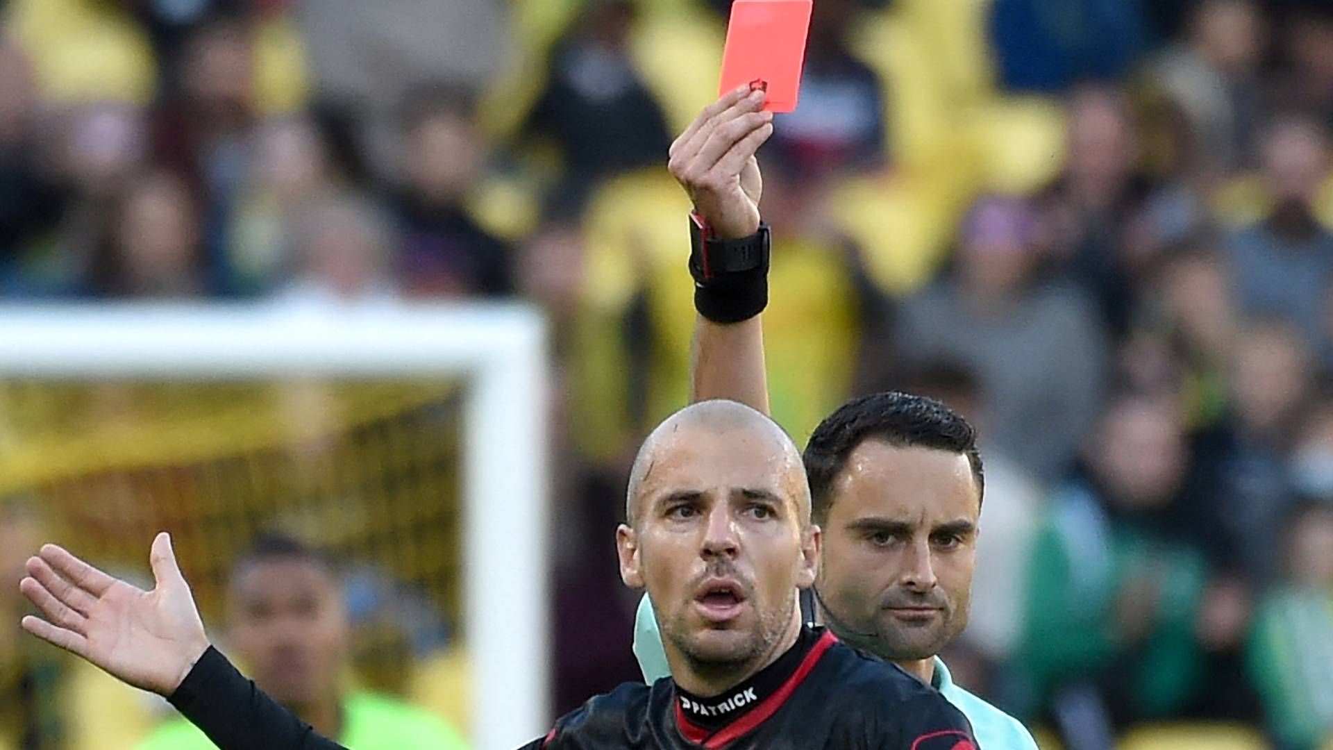 Rote Karte Platzverweis