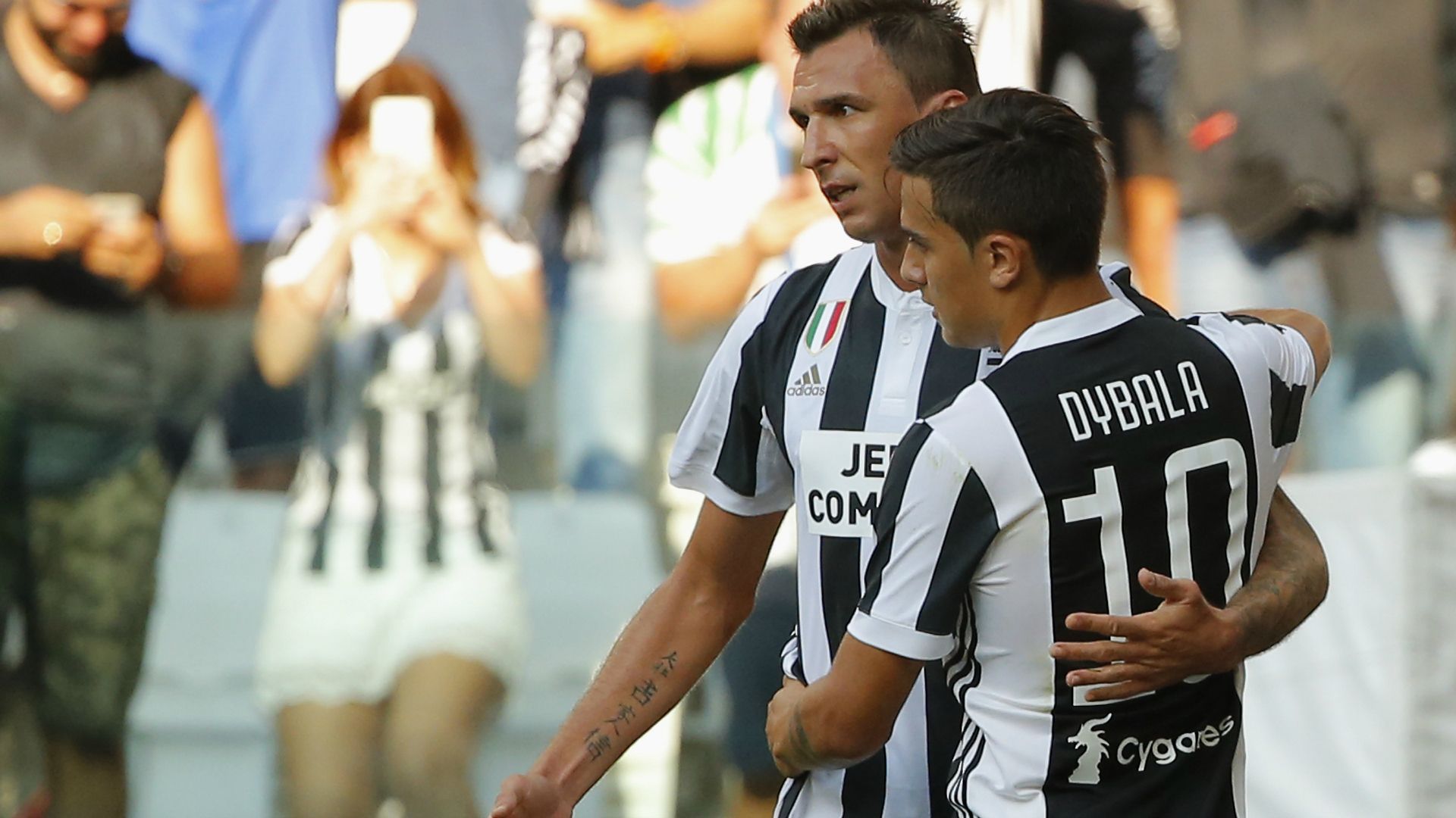 Mandzukic Dybala Juventus Cagliari Serie A
