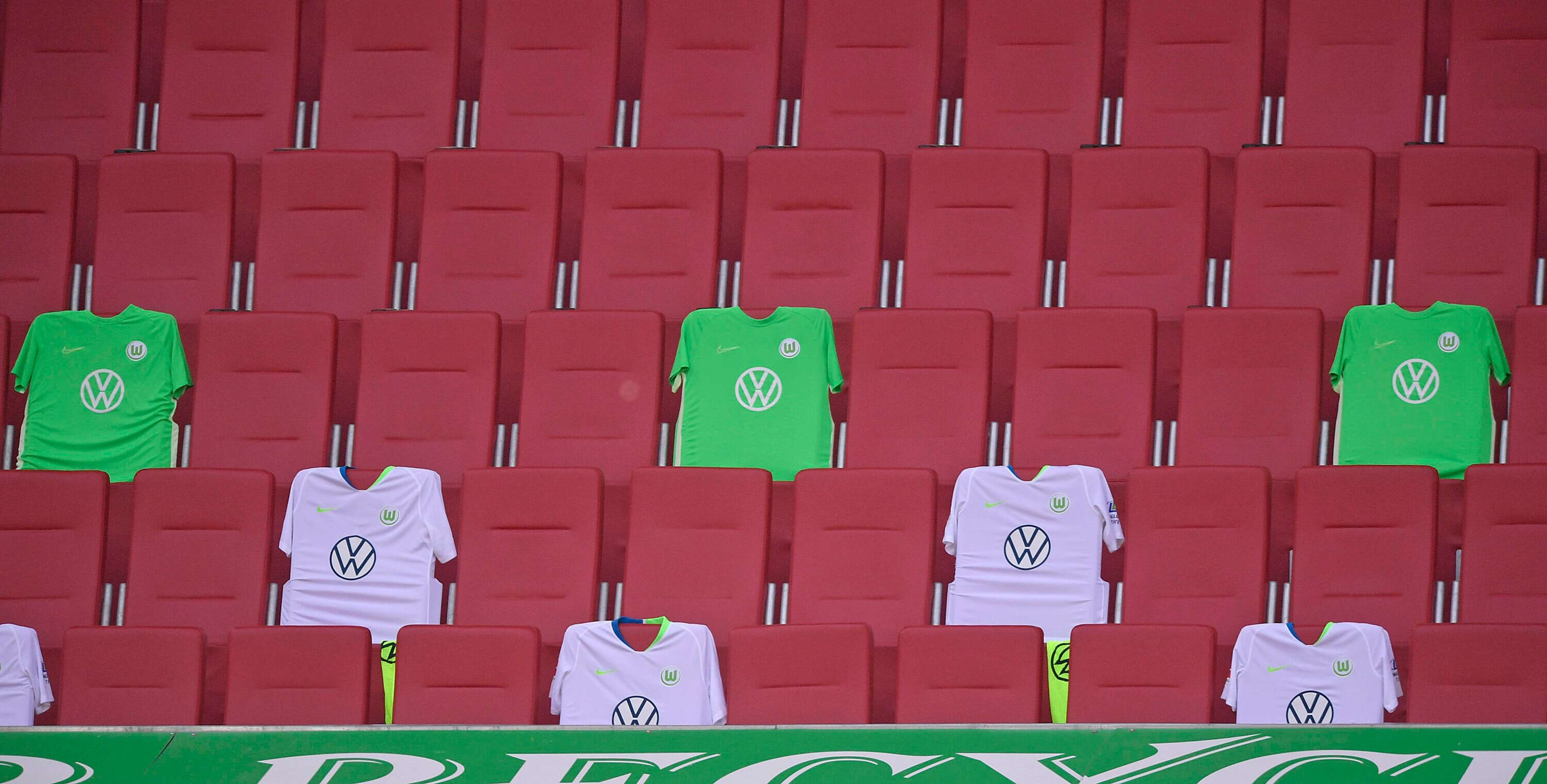 ONLY GERMANY FC Augsburg VfL Wolfsburg Bundesliga