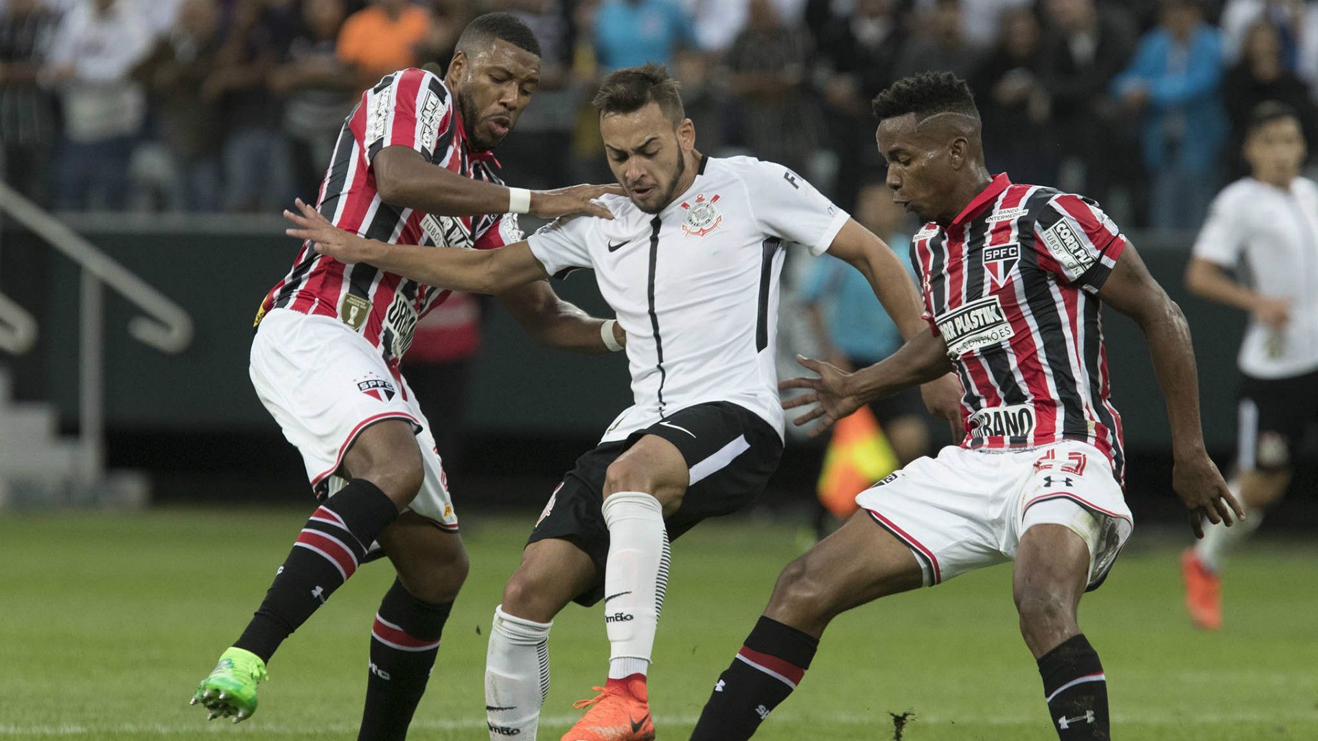 Jucilei, Thiago Mendes e Maycon - Corinthians x São Paulo - 23/04/2017