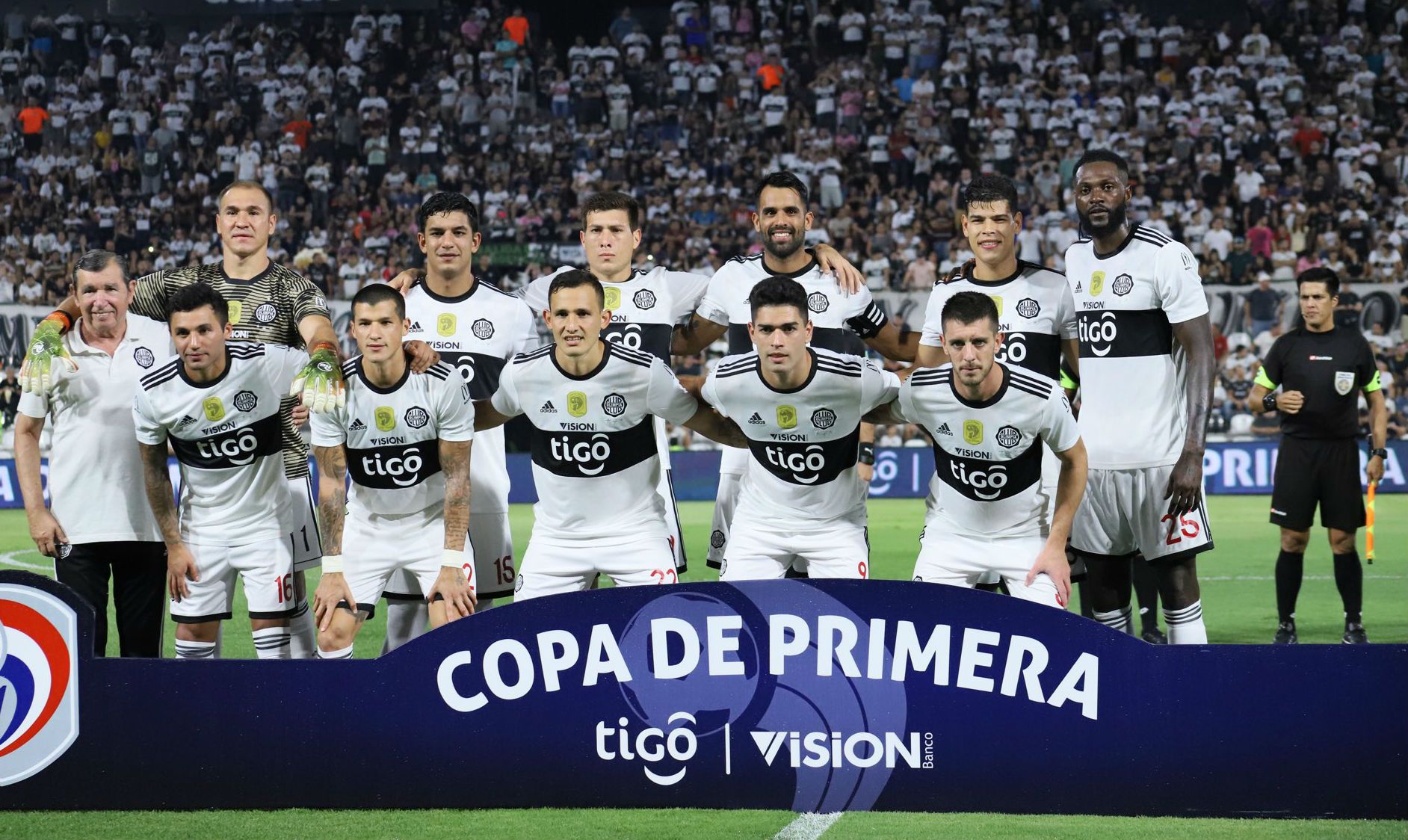 Adebayor Titular (Paraguay) 08-03-20