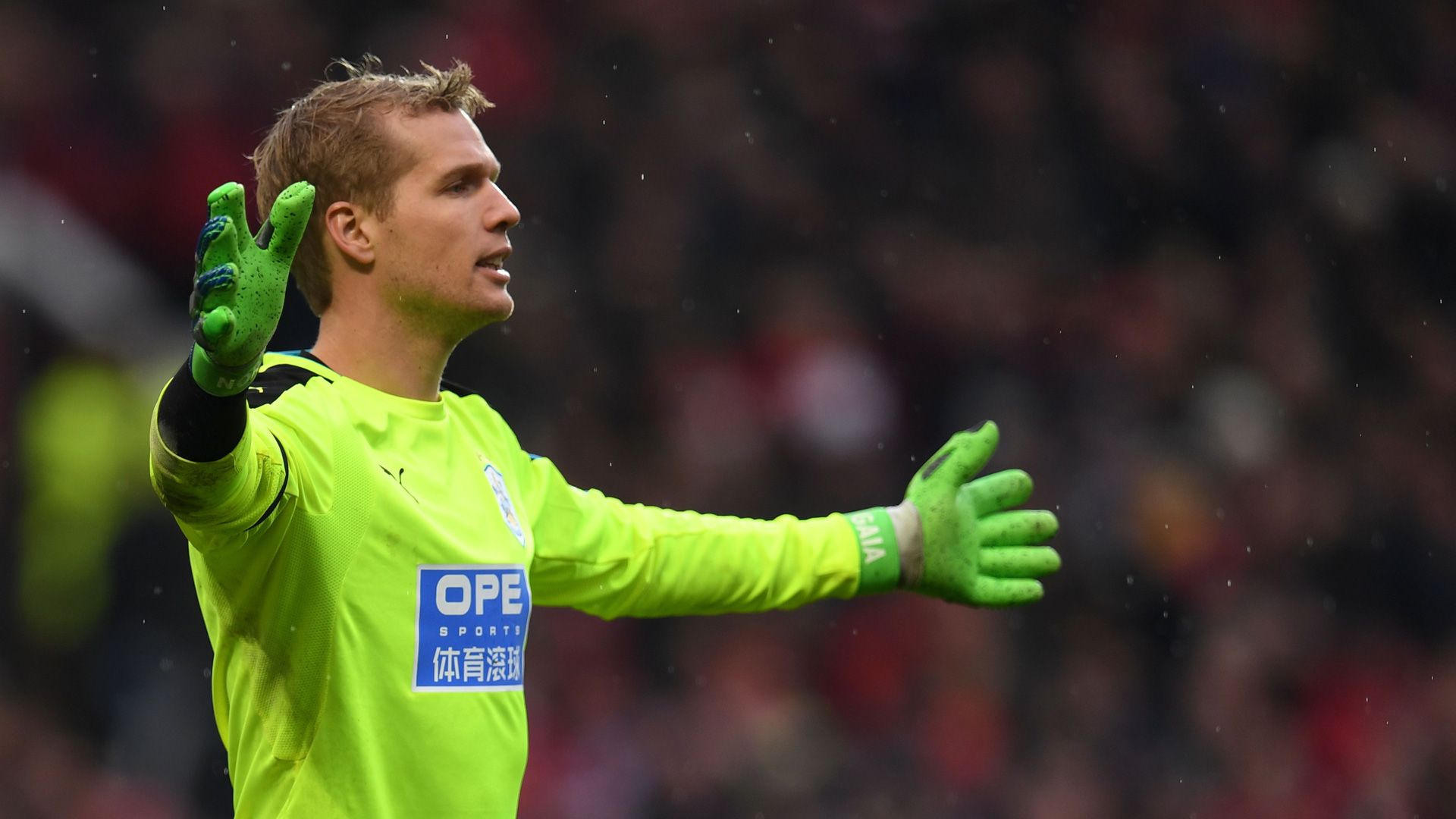 Lössl Huddersfield 03022018