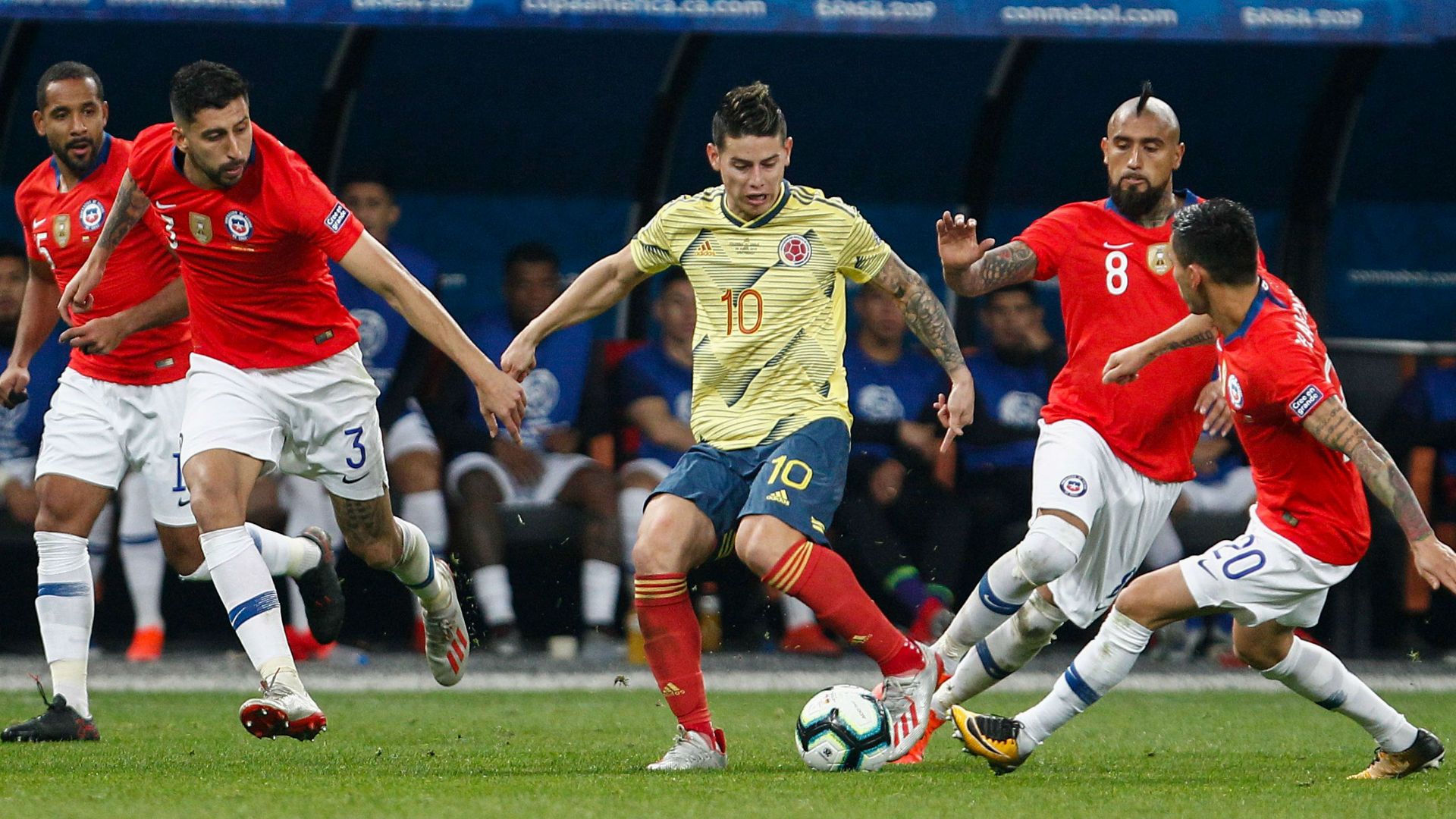 James Colombia Chile