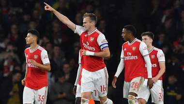 Arsenal celebrate Rob Holding's goal vs Nottingham Forest