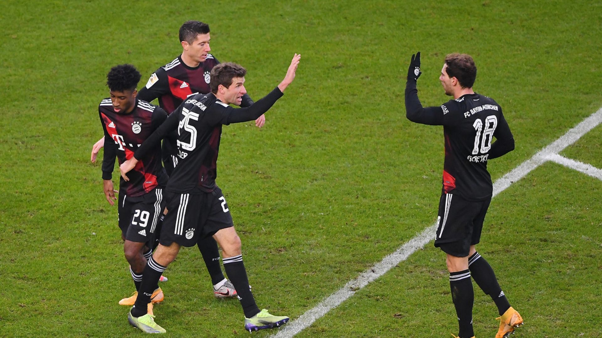 bayern munih gol sevinci 28112020