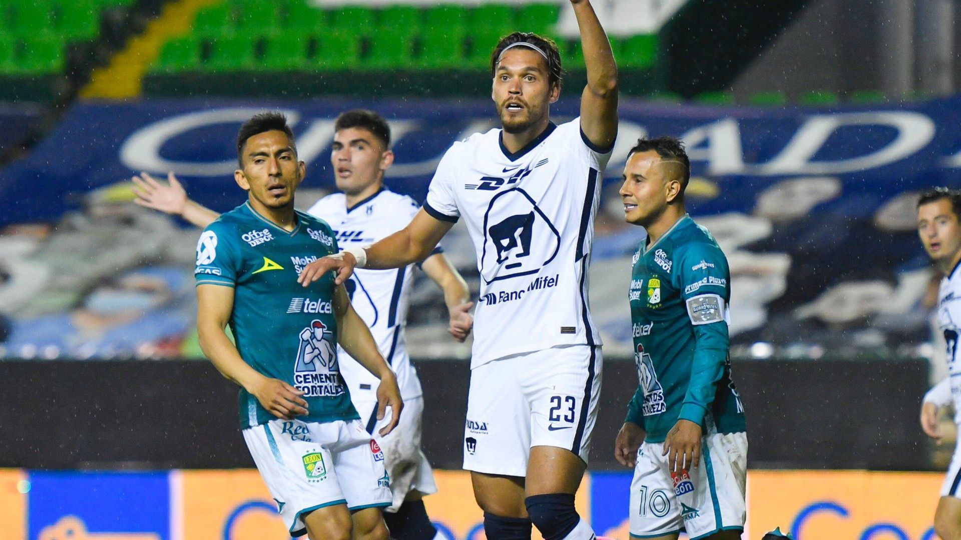 Nicolás Freire Pumas 210920