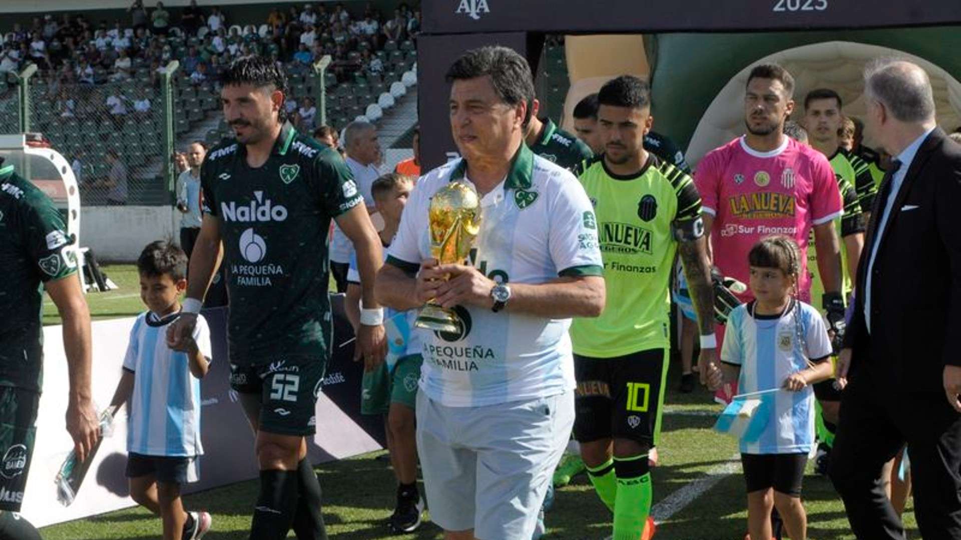 Daniel Passarella Homenaje Sarmiento Campeon del Mundo