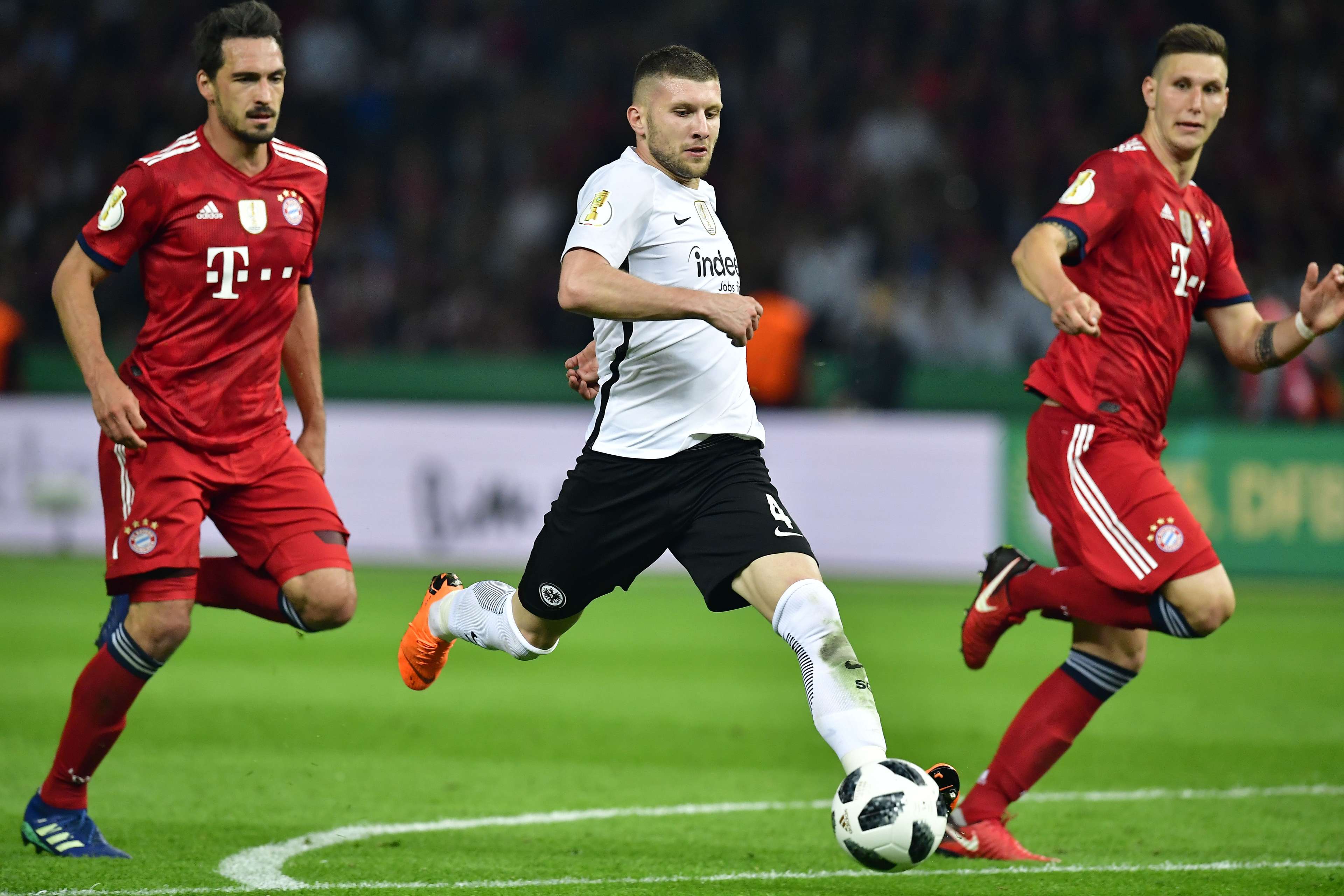 *ONLY TO USE INSIDE THE ARTICLE* Mats Hummels Niklas Süle Ante Rebic