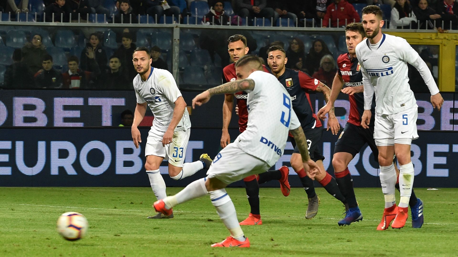 mauro icardi penalty genoa inter 2019