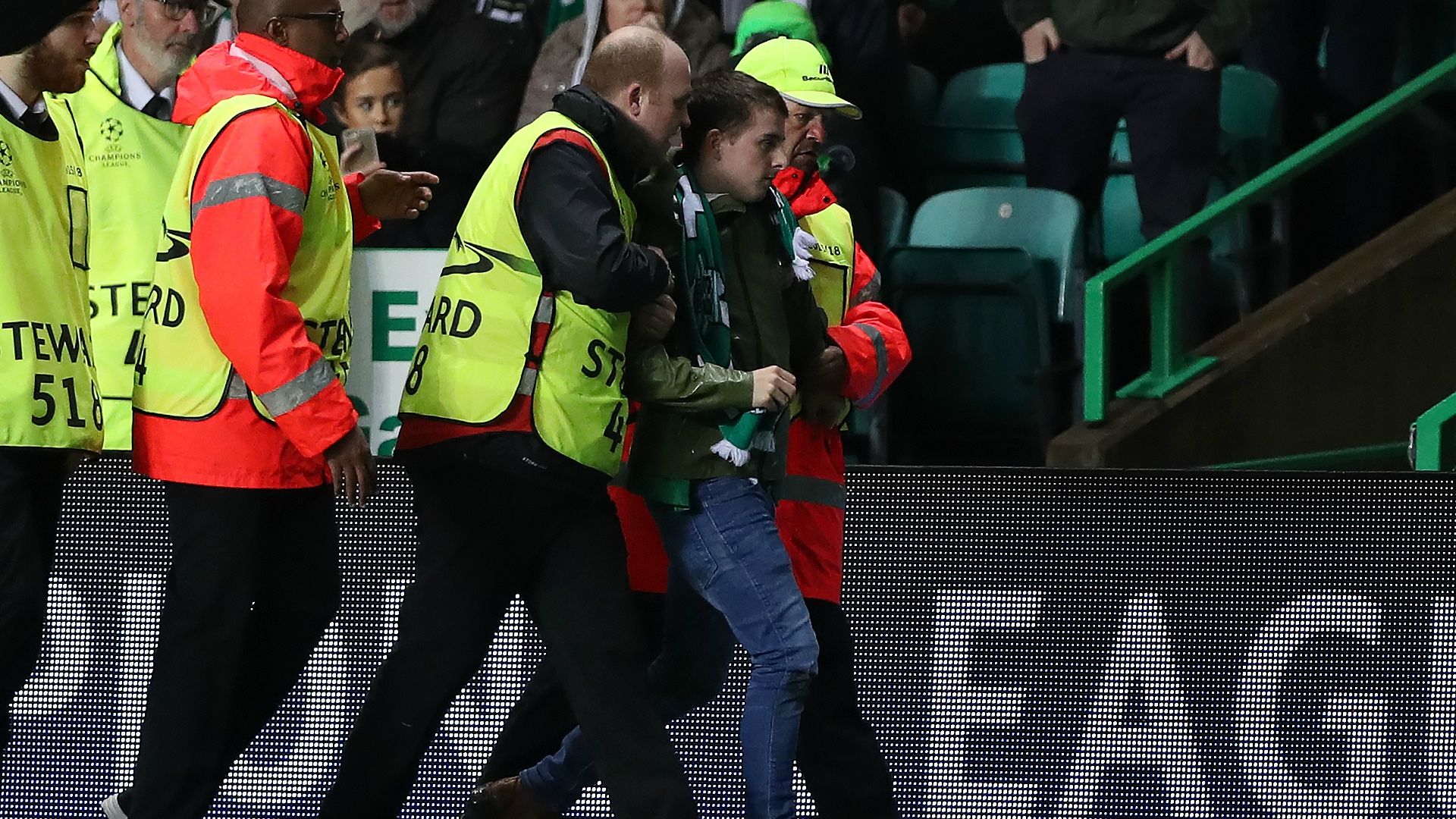 Celtic supporter against Mbappè PSG Champions League