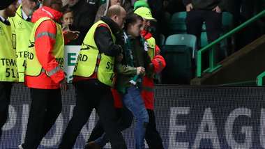 Celtic supporter against Mbappè PSG Champions League