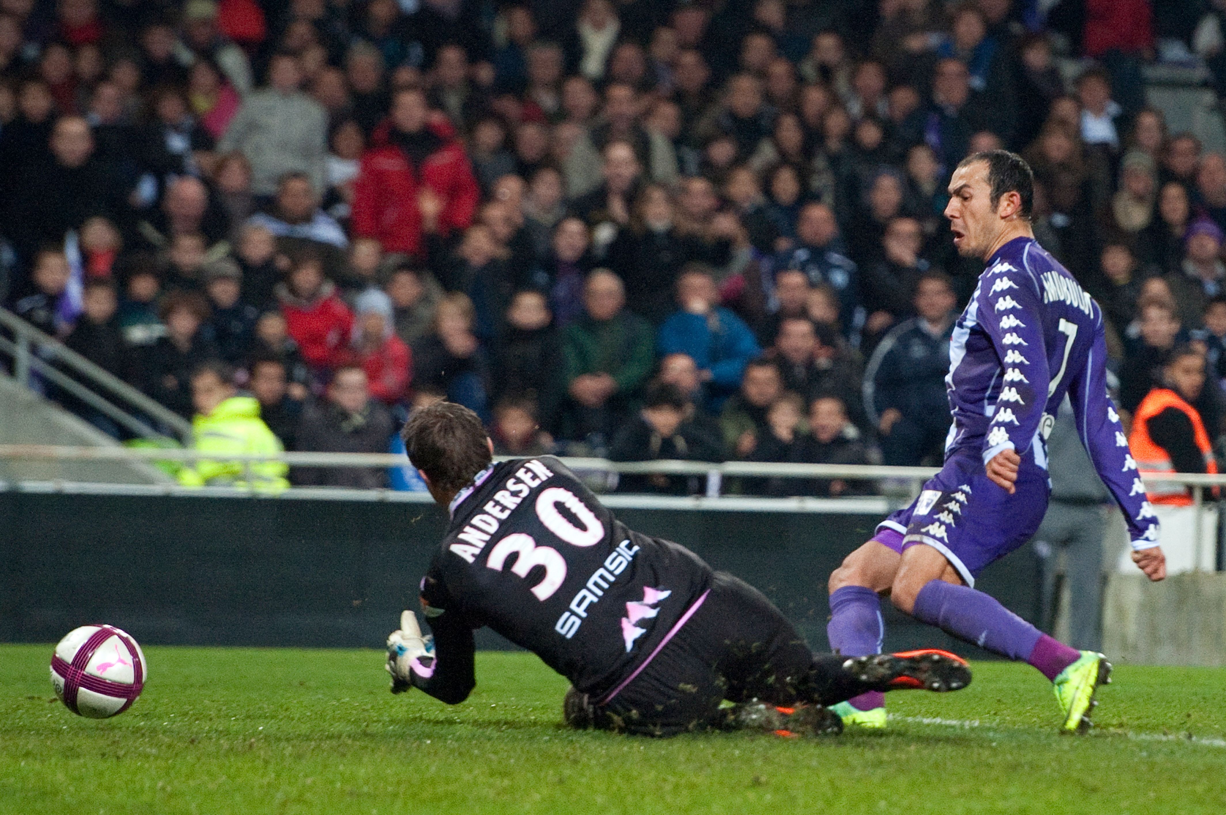 Umut Bulut Toulouse vs Evian 12.10.2011