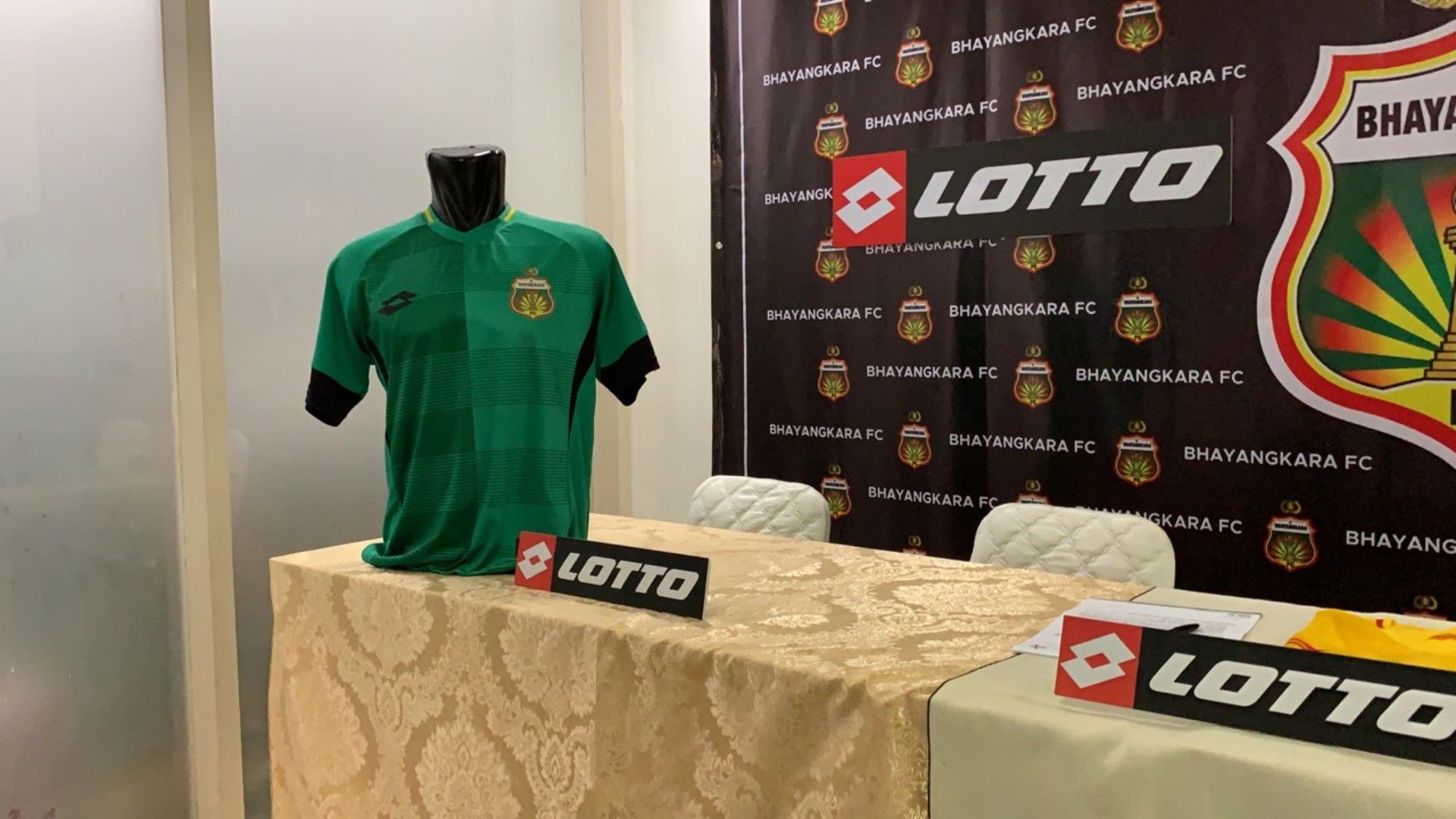 Jersey Bhayangkara FC 2019 - Lotto