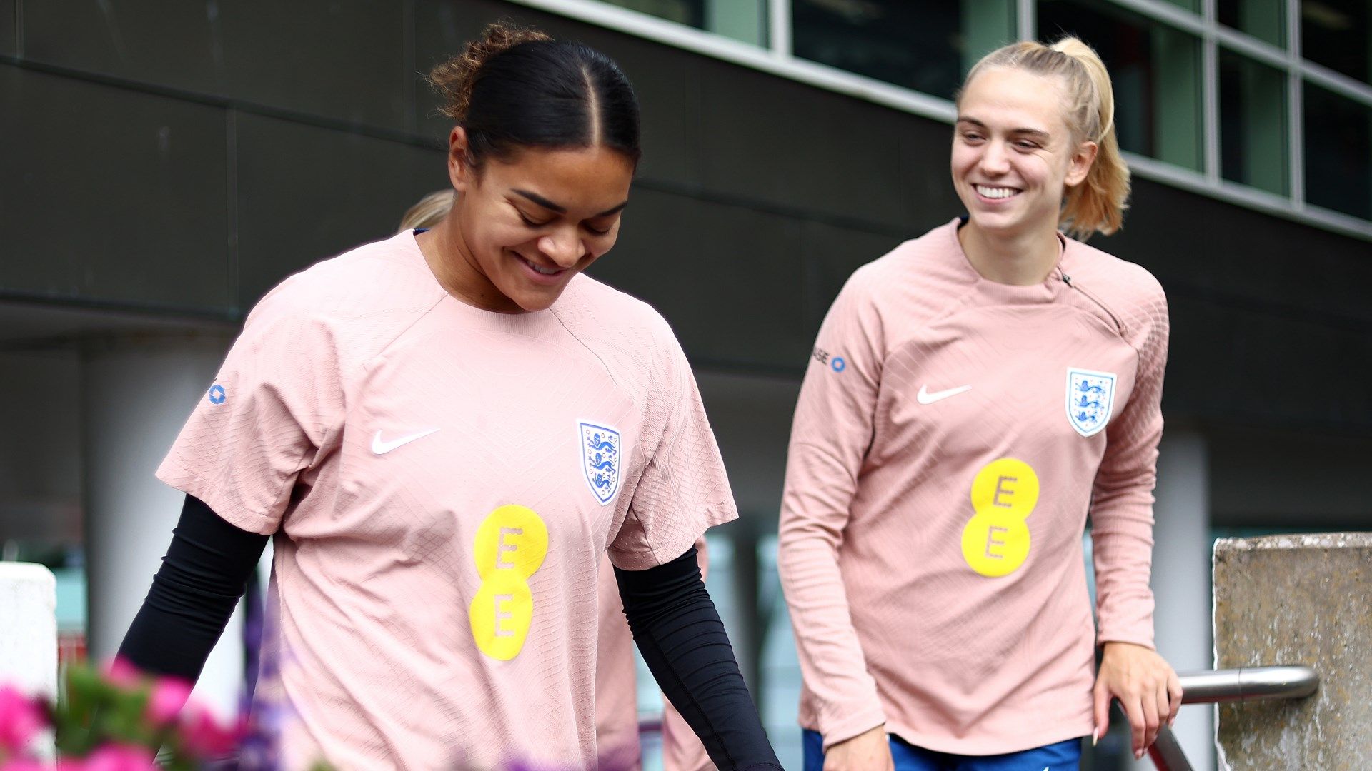 Jess Carter Esme Morgan England training 2024